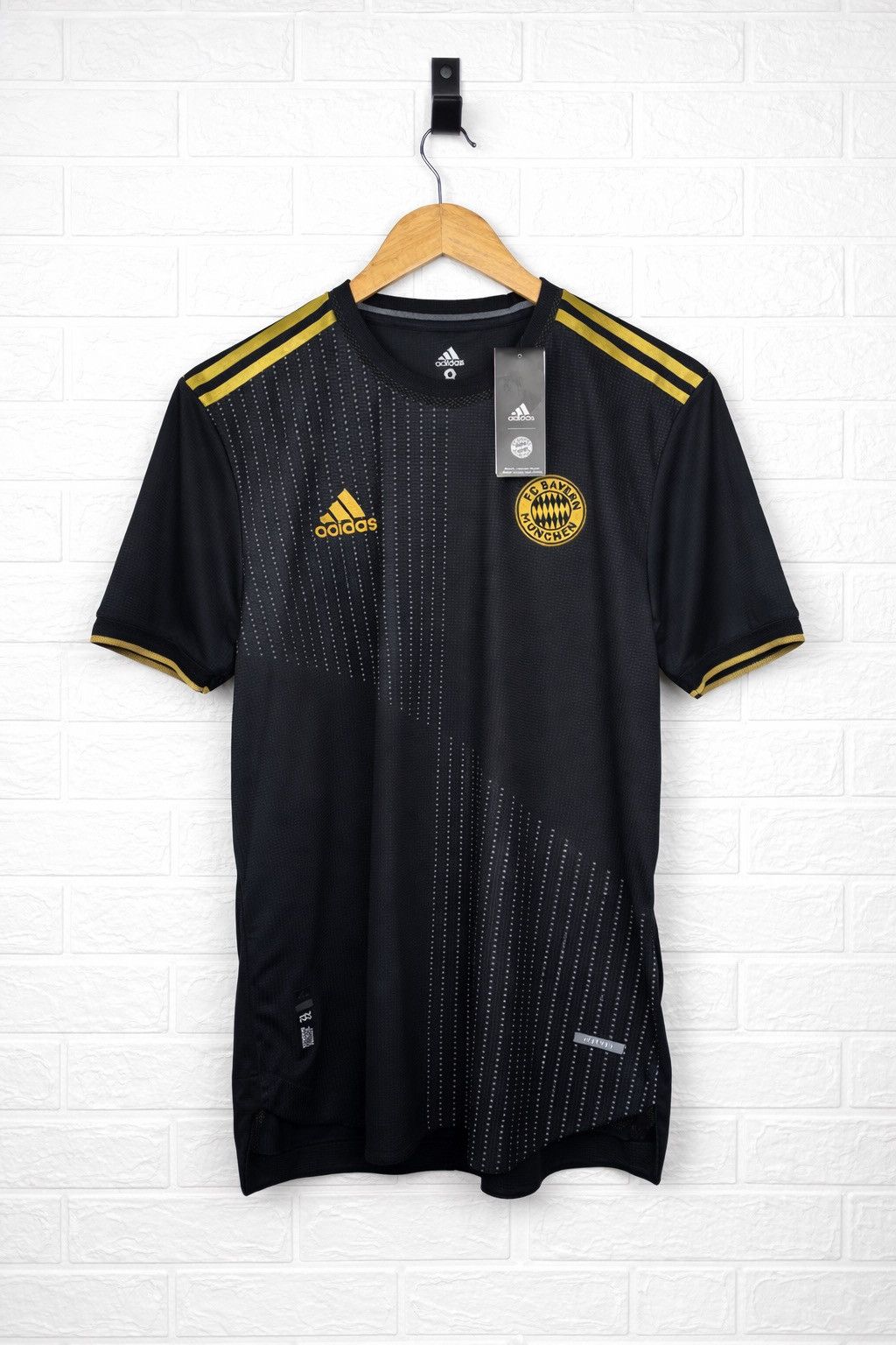 Adidas Bayern Munich 2021-2022 Away Player Issue Soccer Size 8 Size US L / EU 52-54 / 3 - 1 Thumbnail