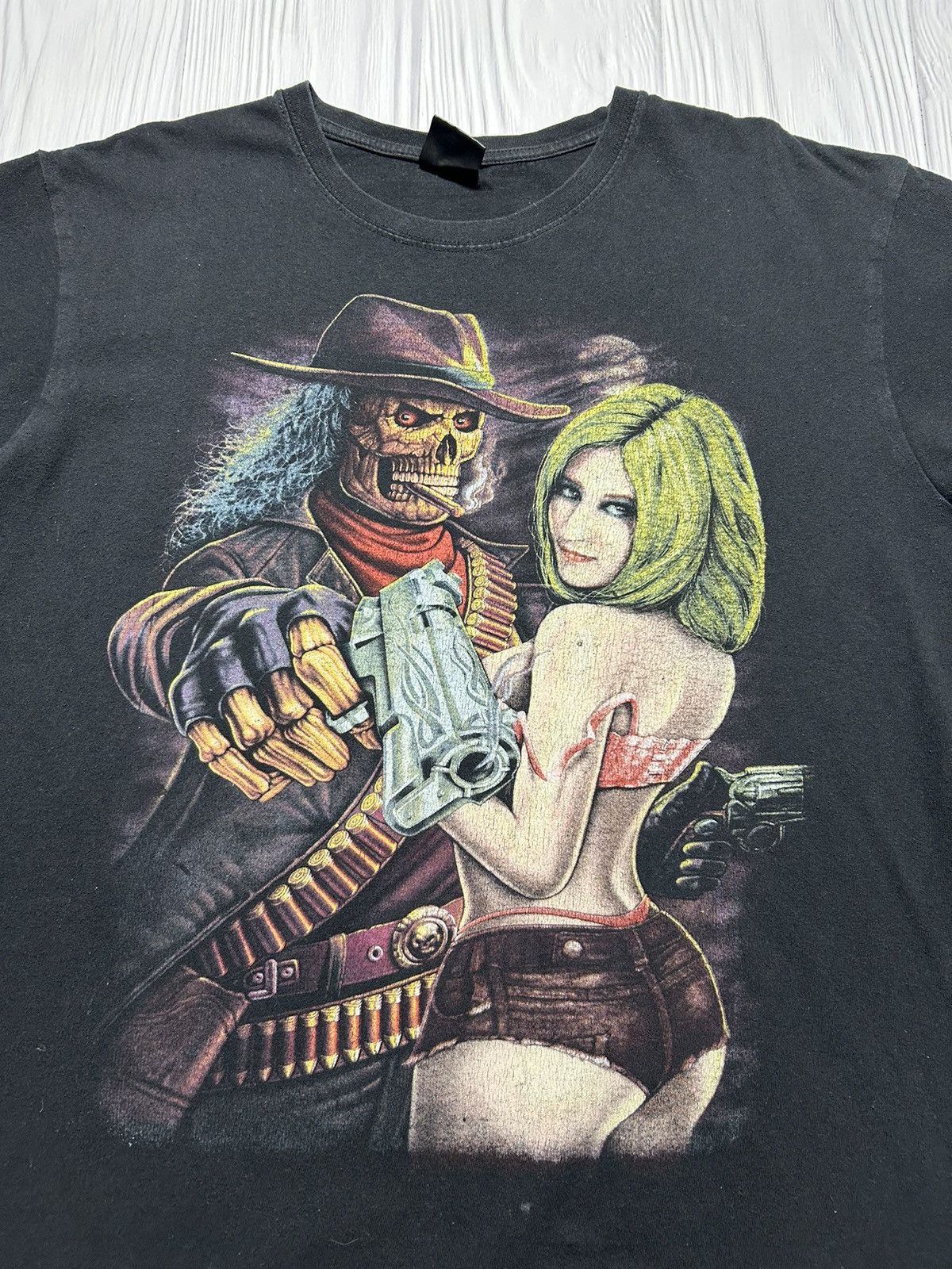 Vintage Vintage Skeleton Girl Ass Weapon T-Shirt Size US L / EU 52-54 / 3 - 4 Thumbnail
