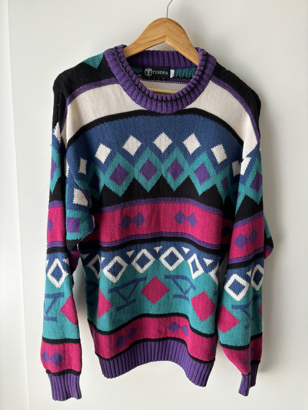 Tundra Canada Sweater SZ Small 2024 Petite Vintage