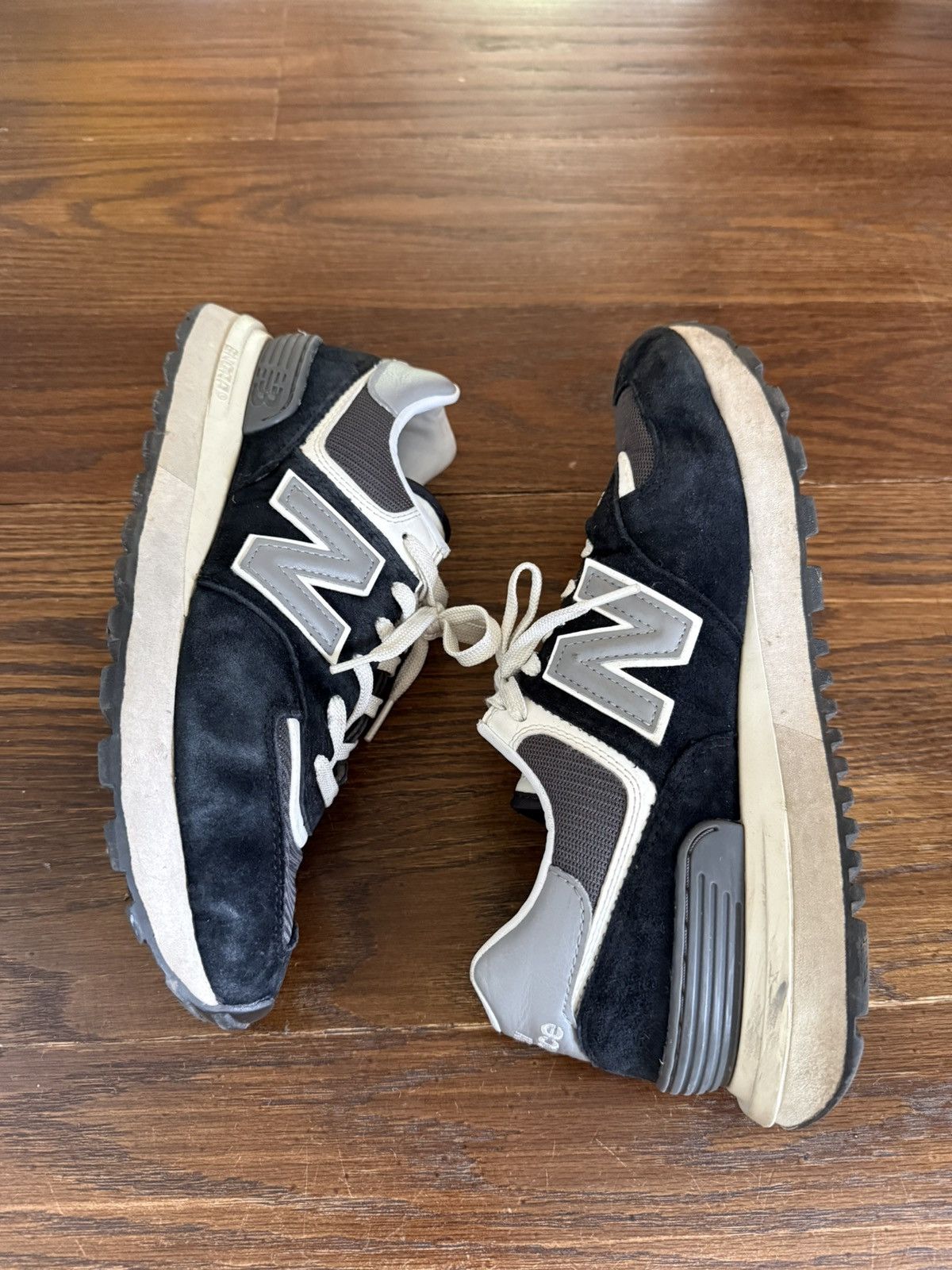 New Balance 574 rugged Size US 10 / EU 43 - 2 Thumbnail
