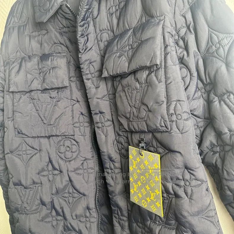 Louis Vuitton Louis Vuitton Embossed dark pattern presbyopic printing Lo Size US S / EU 44-46 / 1 - 7 Thumbnail