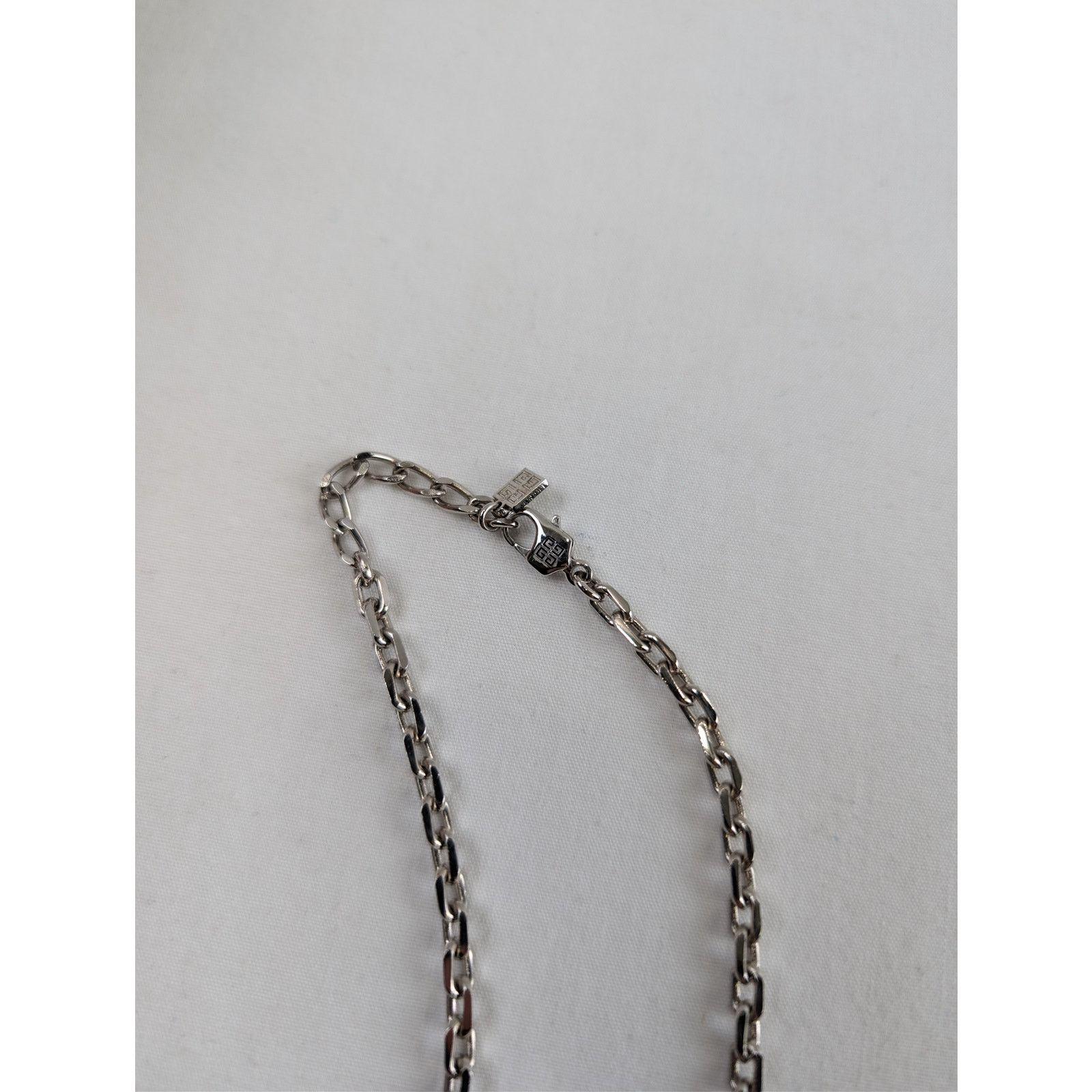 Givenchy o1rshd1 Size: OS / Lock Necklace in Silver Size ONE SIZE - 7 Thumbnail