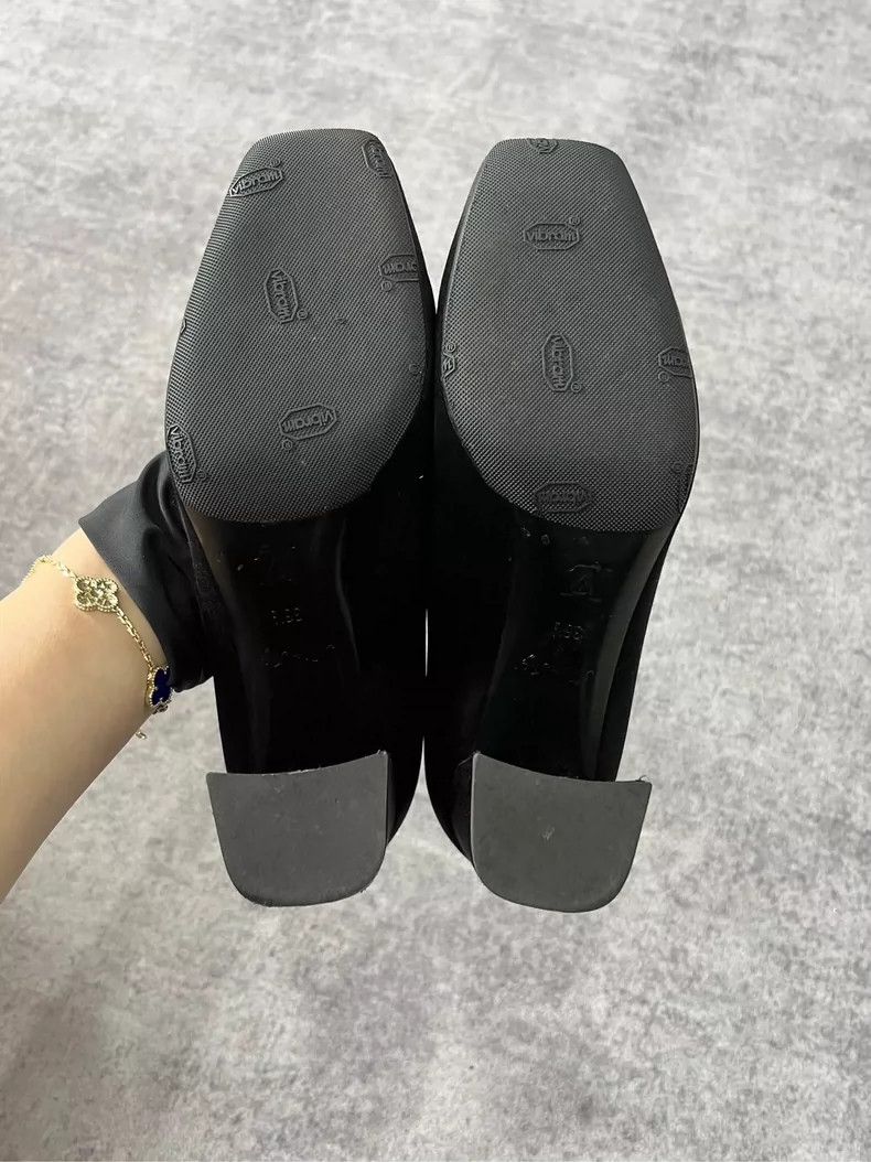 Louis Vuitton Louis Vuitton Diamond logo satin heels Size US 6 / IT 36 - 9 Thumbnail