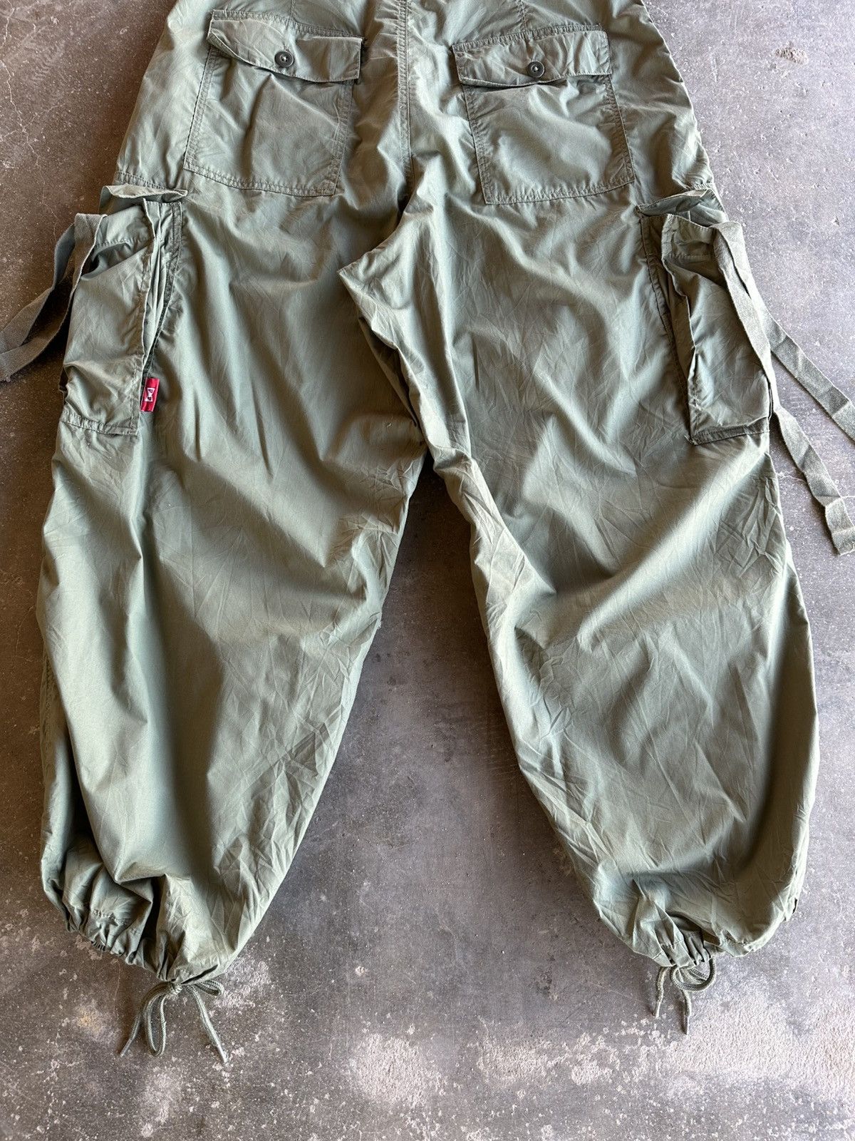 Japanese Brand SEND OFFER🍁BAGGY PARACHUTE JAPANESEBRAND FREAKS BALLON PANT Size US 34 / EU 50 - 13 Thumbnail