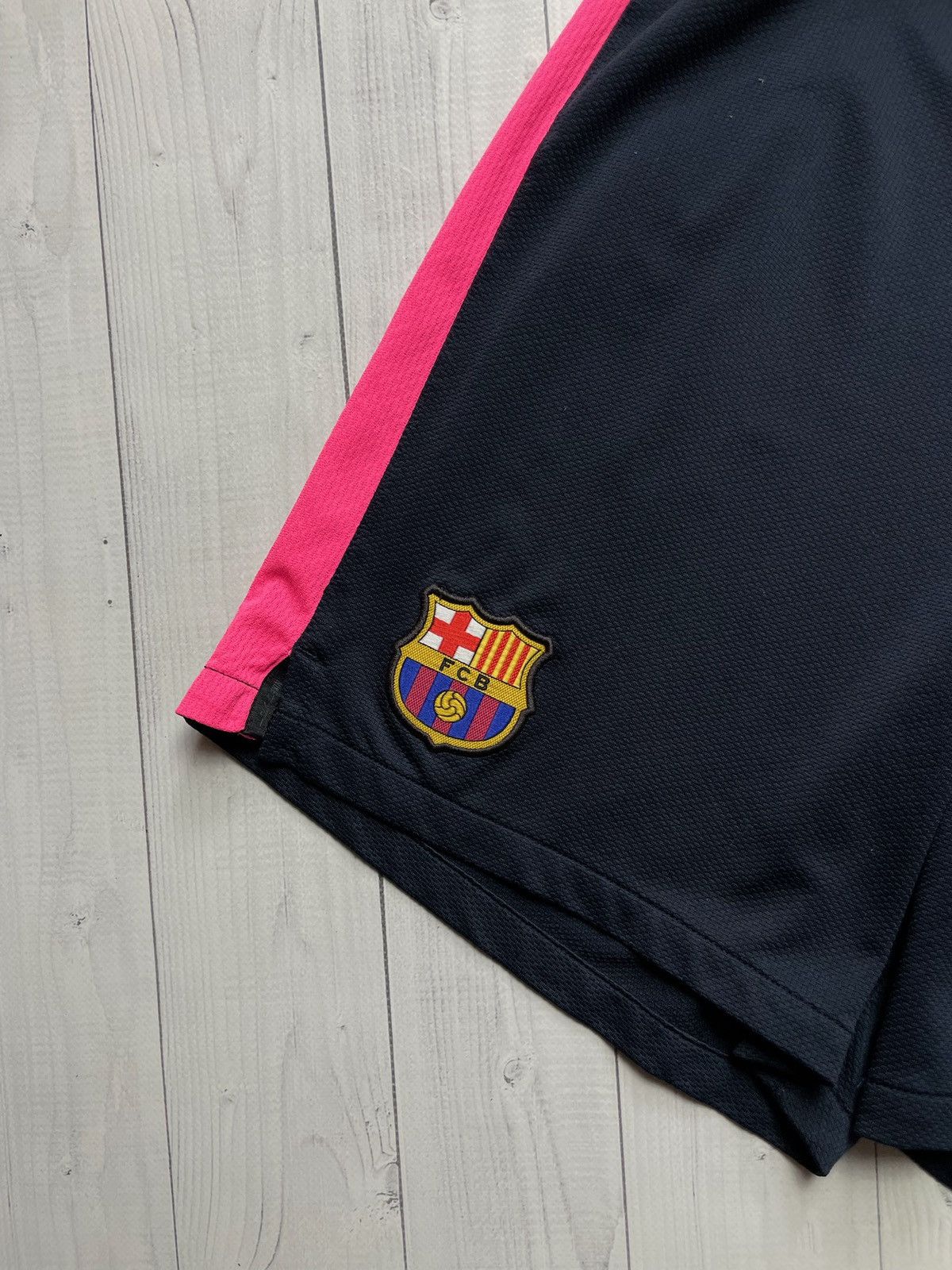 Nike Nike Barcelona soccer shorts size xl vintage Size US 36 / EU 52 - 2 Thumbnail