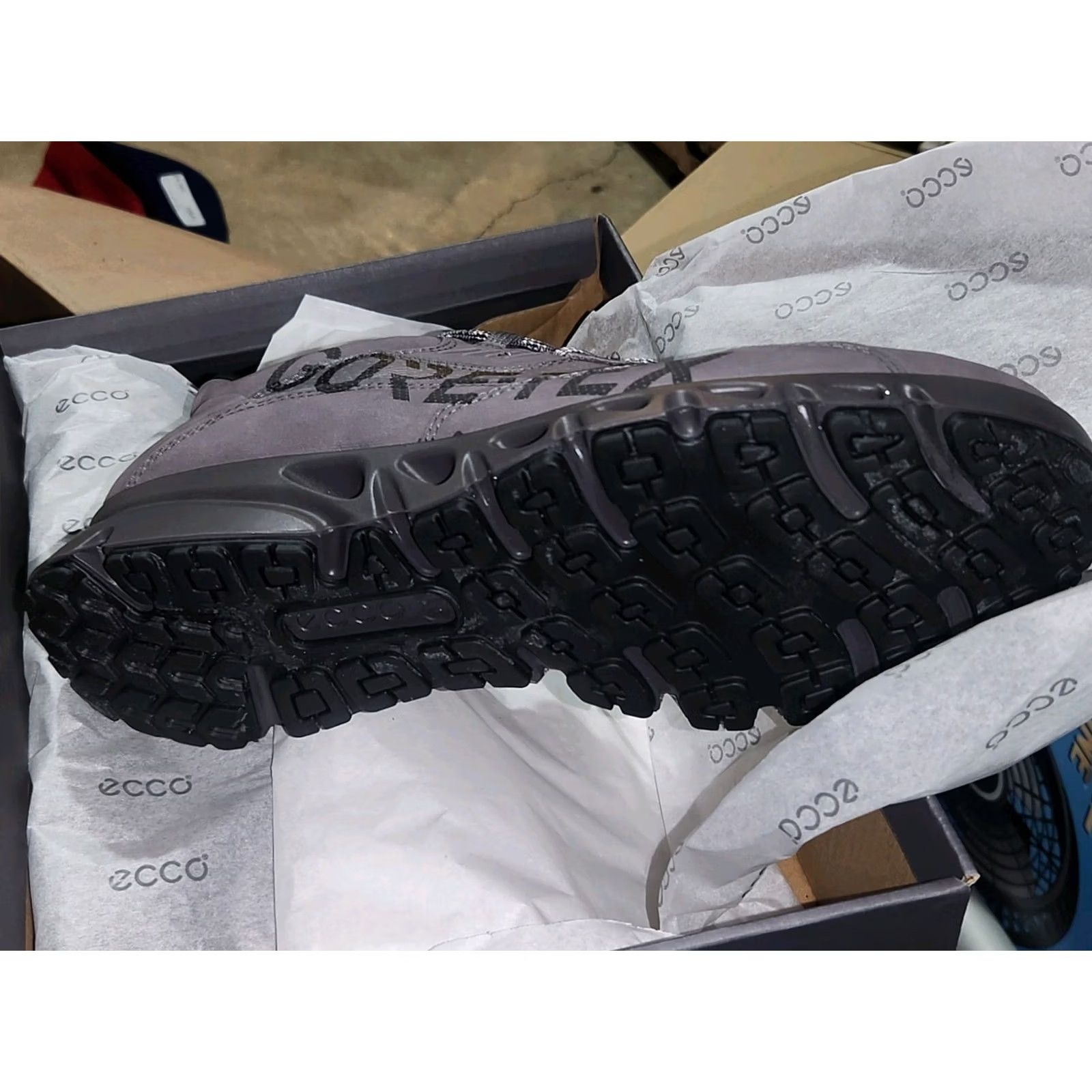Ecco ECCO multi-vent Women's Nubuck Gore-Tex Outdoor Sneaker 9 Gray Size US 9 / IT 39 - 5 Thumbnail