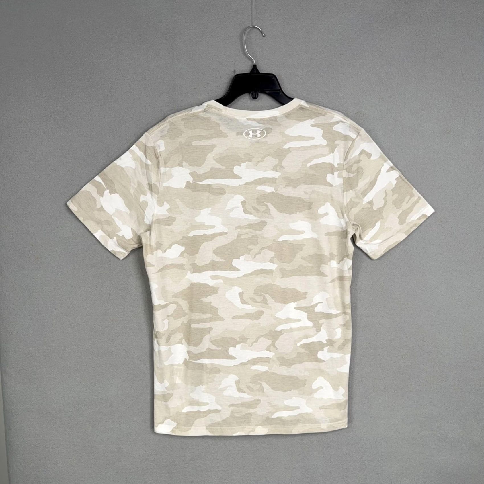 Under Armour Under Armour Shirt Mens Large Beige Camo The Hills Country Club Golf Lakeway NWT Size US L / EU 52-54 / 3 - 5 Thumbnail