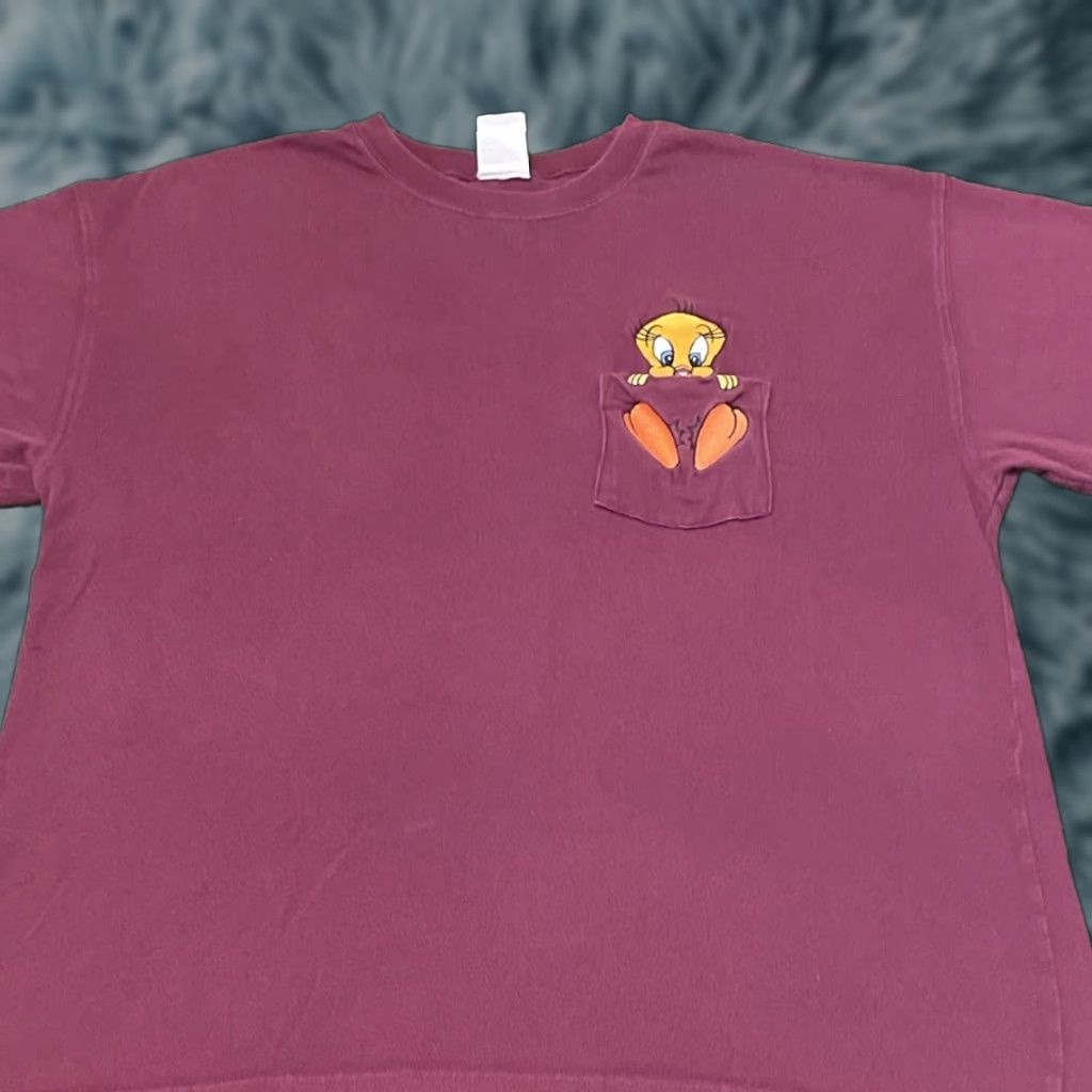 Vintage VINTAGE Warner Bros Tweety Bird Pocket Tee Shirt L Mens Maroon 90s 1999 Cartoon Shirt Size US L / EU 52-54 / 3 - 1 Thumbnail