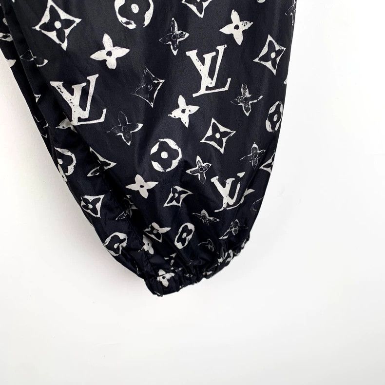 Louis Vuitton Louis Vuitton Black logo, full print, leggings, slacks pan Size US 42 / EU 58 - 4 Thumbnail