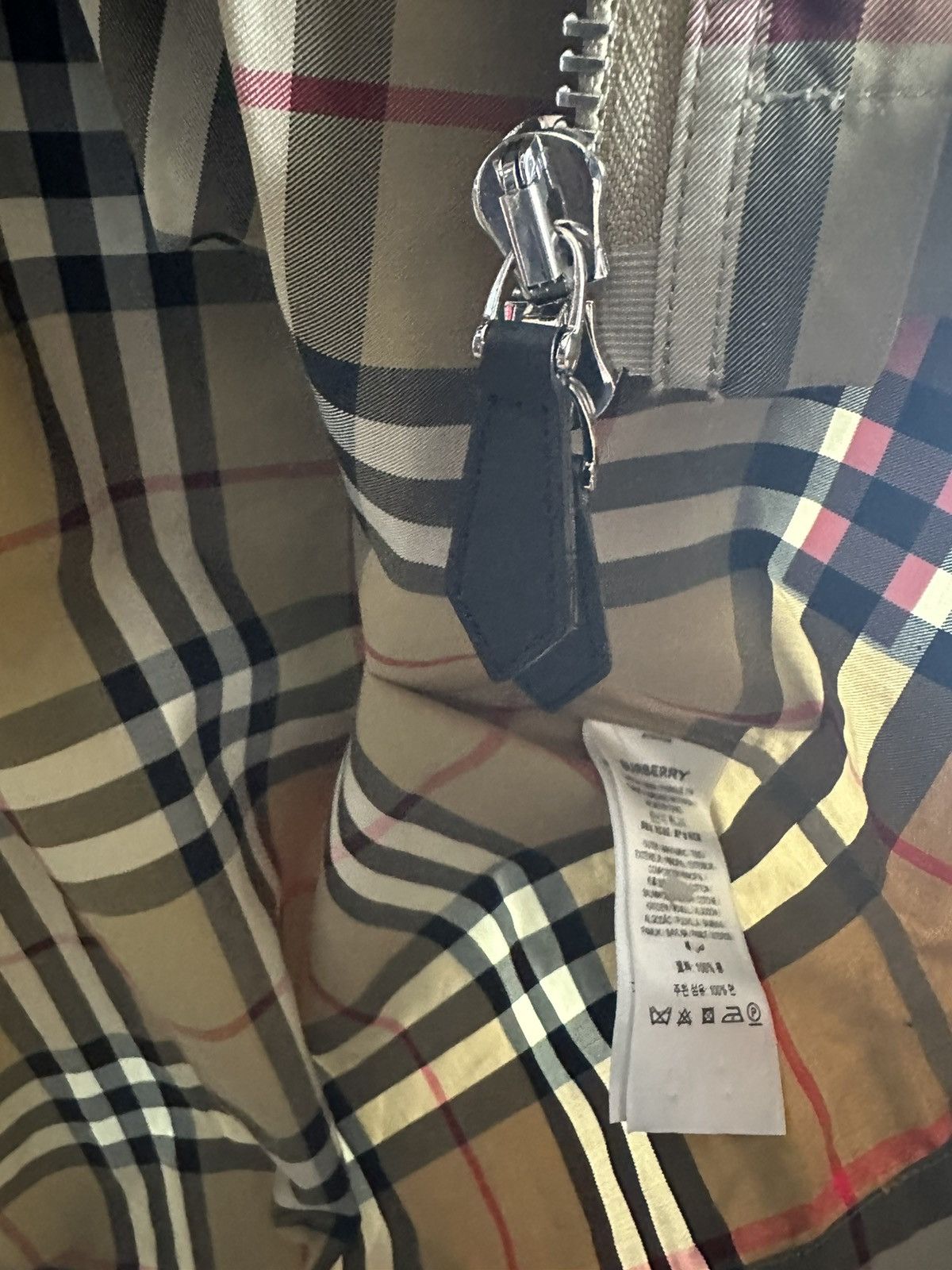 Burberry Checked Burberry Light Jacket Red Lettering Size Small Size US S / EU 44-46 / 1 - 12 Thumbnail