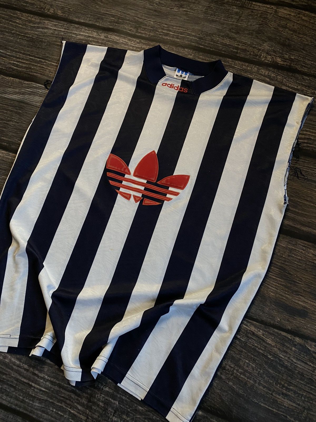 Adidas ADIDAS VINTAGE JERSEY CENTER LOGO Size US L / EU 52-54 / 3 - 2 Thumbnail