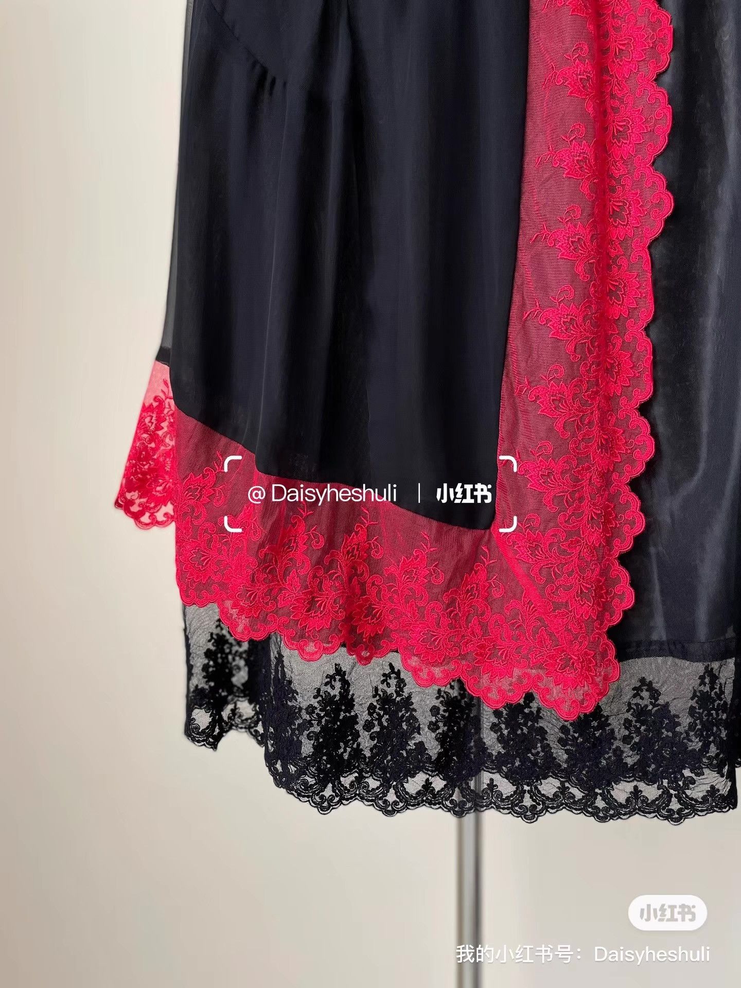 Carhartt Comme des Garçons Black & Red Mesh Skirt。Ｑ24 Size 32" / US 10 / IT 46 - 4 Thumbnail