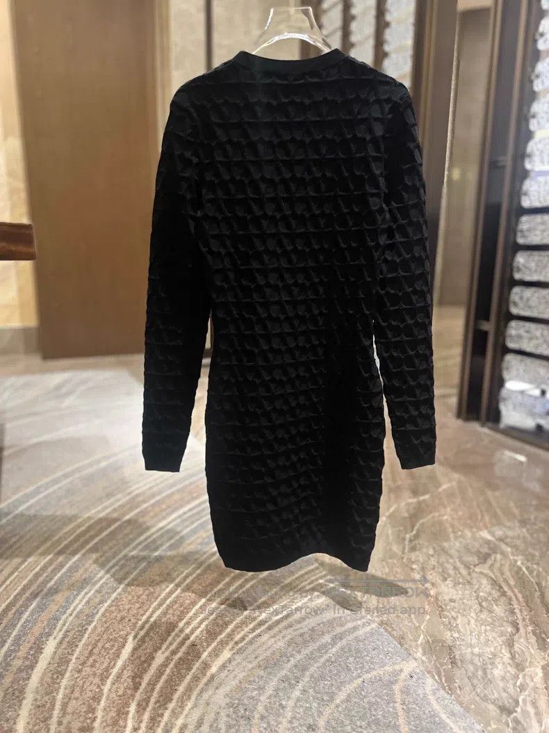 Valentino Valentino Black three-dimensional logo knitted skirt Size L / US 10 / IT 46 - 2 Thumbnail