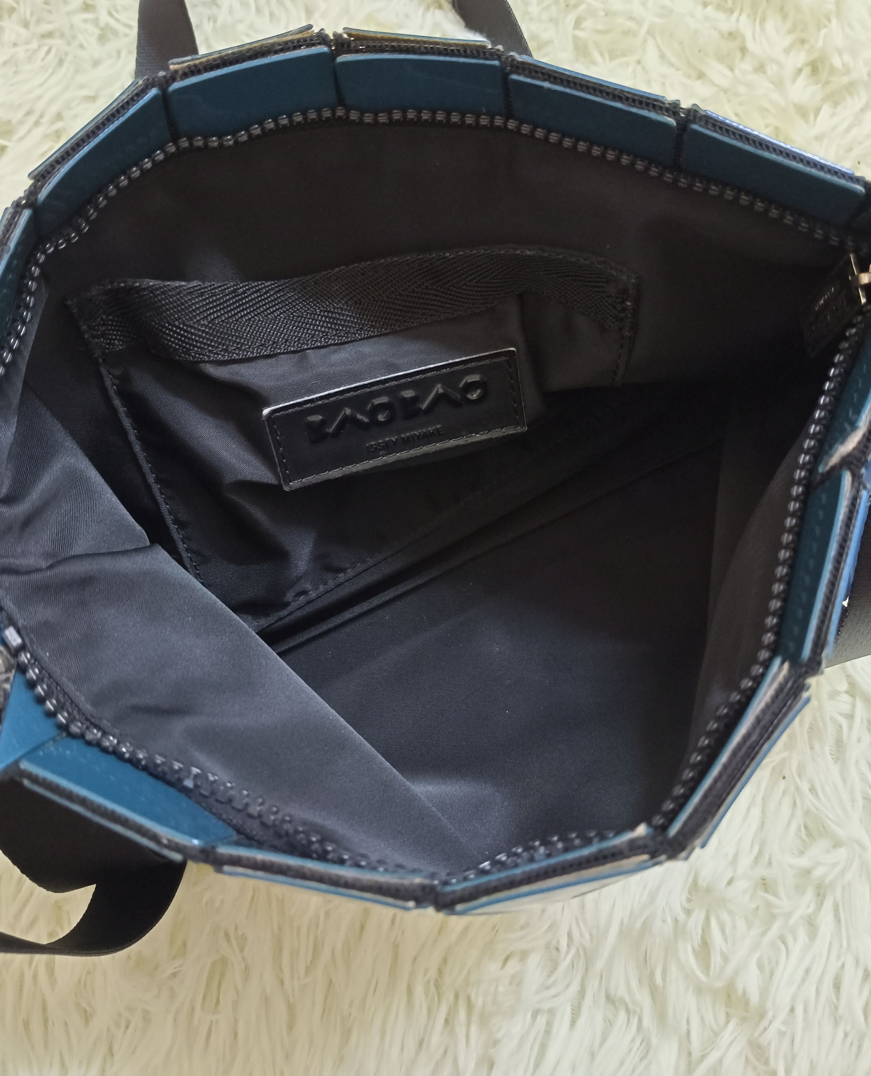 Issey Miyake BOA BOA ISSEY MIYAKI LUCENT CROSSBODY Size ONE SIZE - 8 Thumbnail