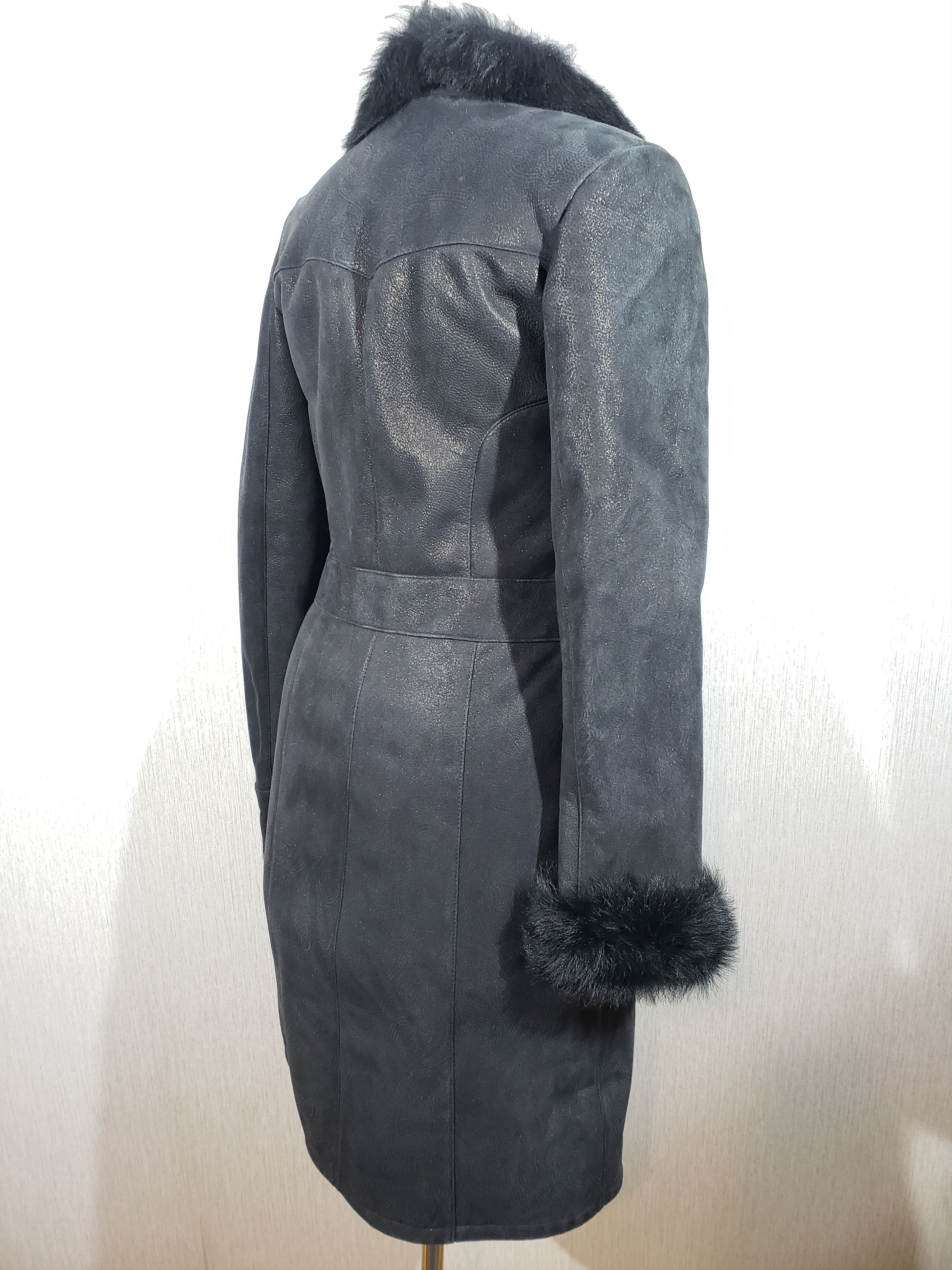 Other Stylish black sheepskin coat with buttons. Size M / US 6-8 / IT 42-44 - 4 Thumbnail