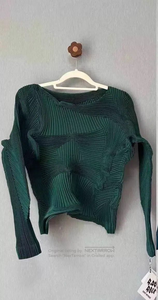 Issey Miyake Issey Miyake Long Sleeve Pullover Bud Top Size S / US 4 / IT 40 - 1 Thumbnail
