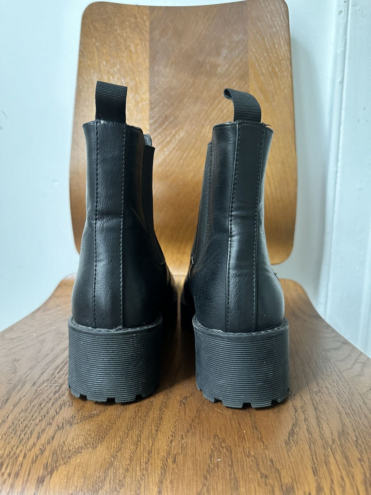 Le Grande Bleu (L.G.B.) × Tornado Mart SEND OFFERS‼️ Heeled Chelsea Boots Size US 8.5 / EU 41-42 - 2 Thumbnail