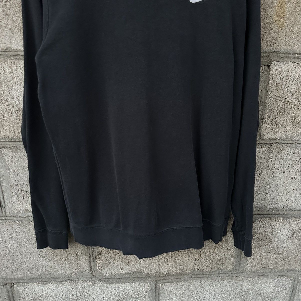 Nike Vintage Nike Sweatshirt Small Logo Hype Trend Size M Y2K Size US M / EU 48-50 / 2 - 3 Thumbnail