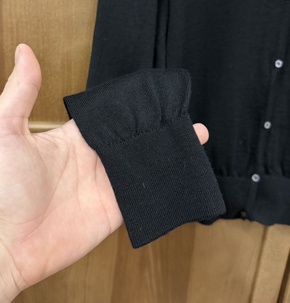 Alan Paine Vintage Alan Paine England Black Merino Wool Cardigan Size L / US 10 / IT 46 - 2 Thumbnail
