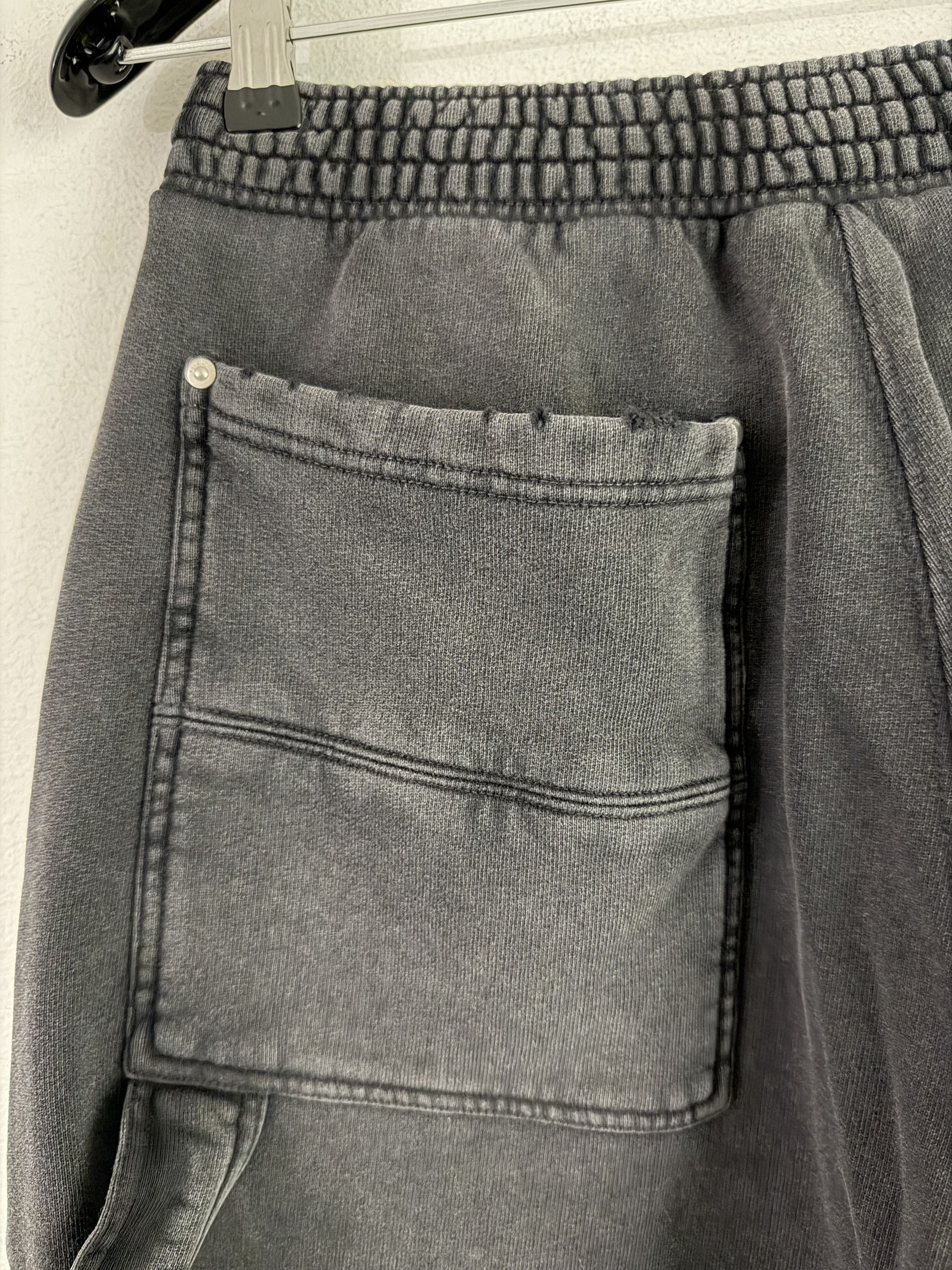 Givenchy Oversized Faded Black Carpenter Shorts Size US 30 / EU 46 - 9 Thumbnail