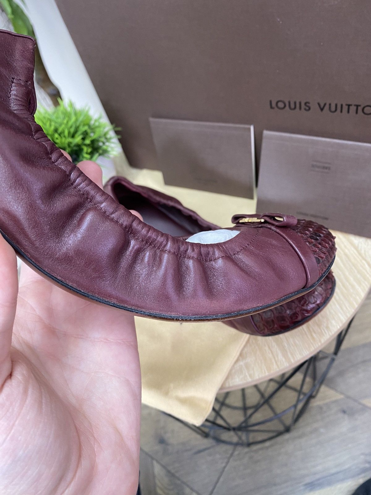 Louis Vuitton Vintage Louis Vuitton Maroon Leather Reptile Ballet Flats Size US 9 / IT 39 - 12 Thumbnail