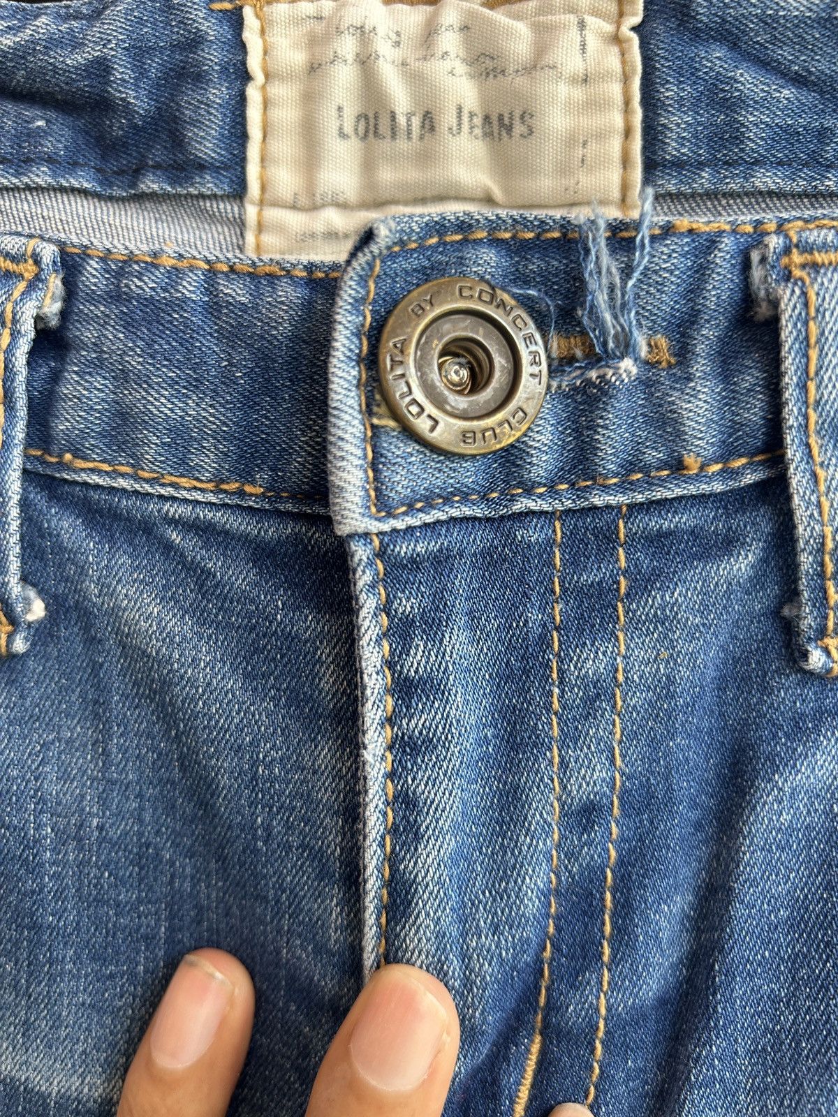 Japanese Brand Distressed Yoshitomo Nara X Lolita Cross Low Rise Jeans Size US 29 - 3 Thumbnail