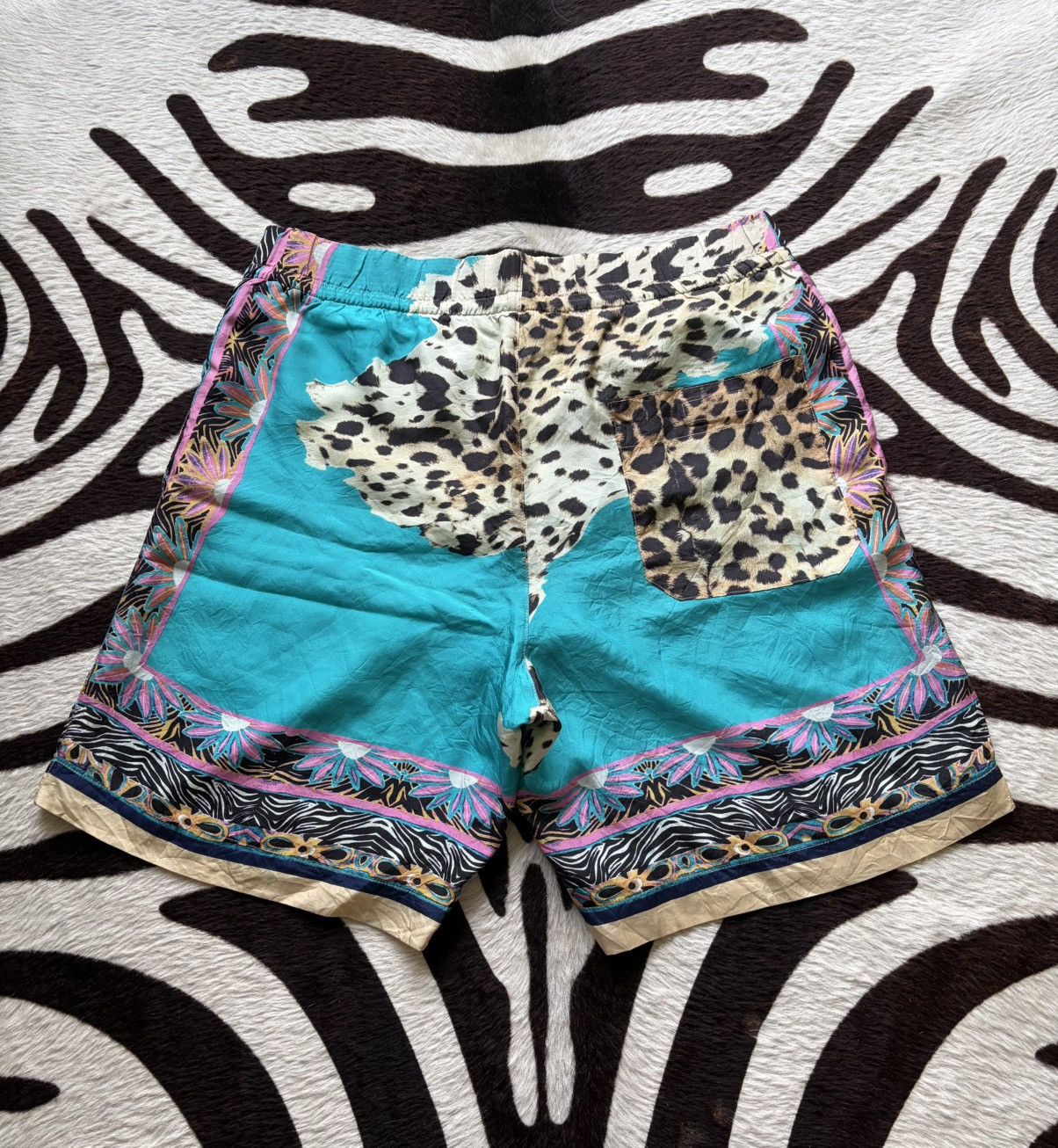 Roberto Cavalli SS2004 Roberto Cavalli Silk Leopard print swim shorts Size US 32 / EU 48 - 2 Thumbnail