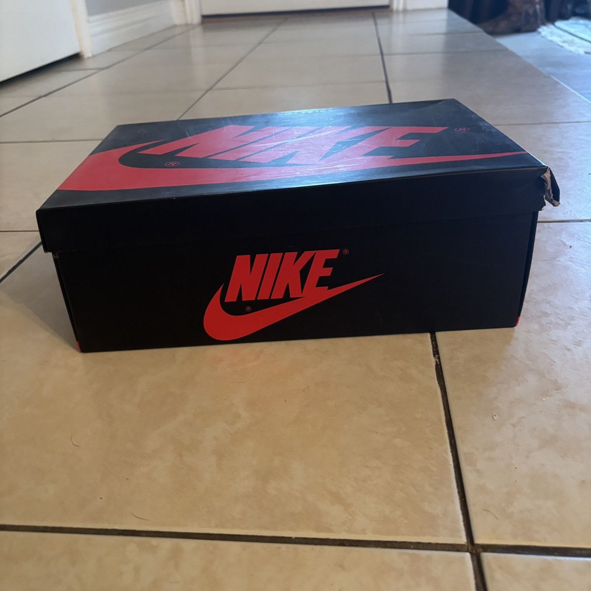 Jordan Brand Original Nike Jordan 1s Size US 10.5 / EU 43-44 - 5 Thumbnail
