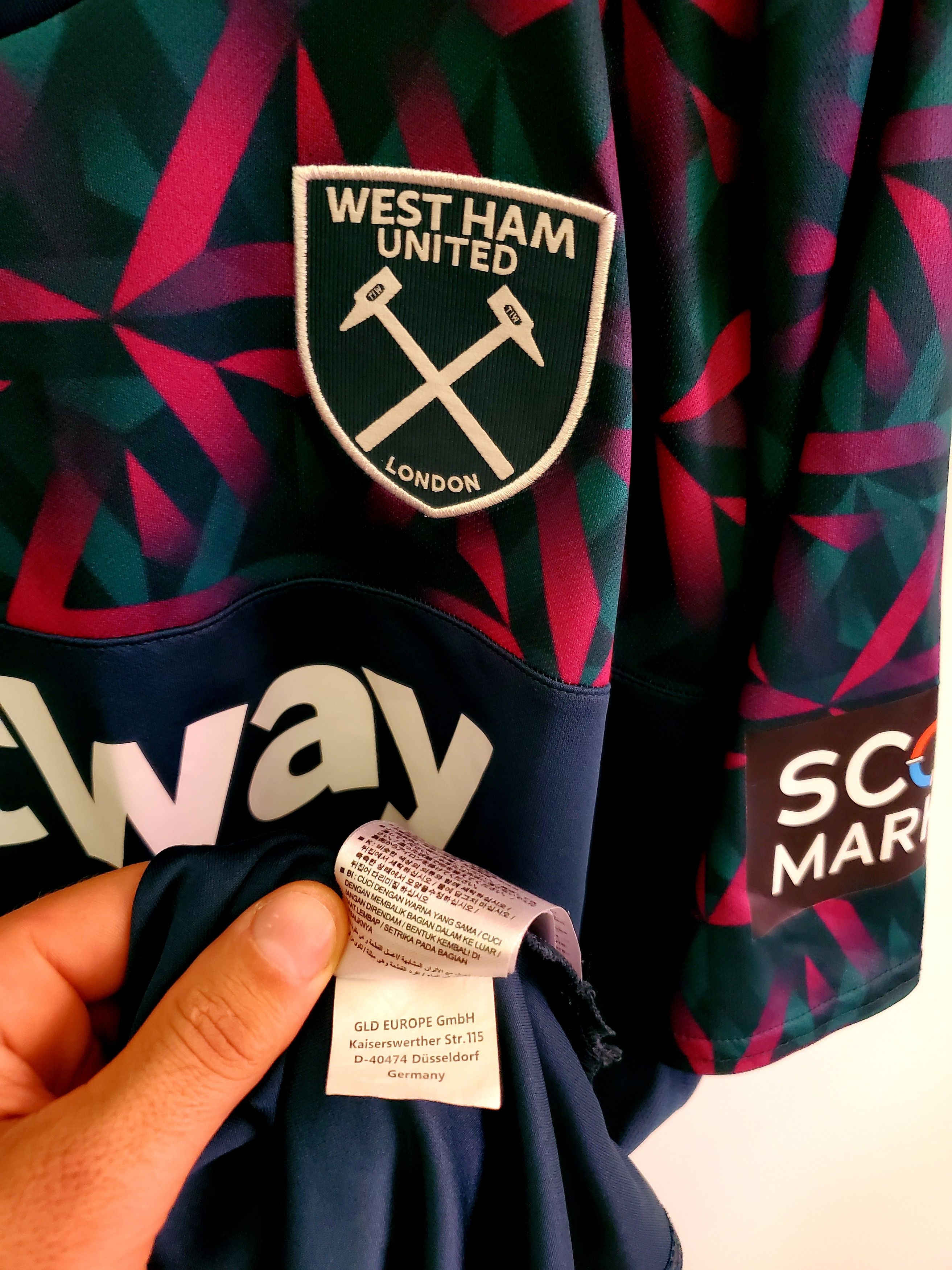 Umbro 2022-2023 West Ham Home Goalkeeper jersey New condition 3Xl Size US XXL / EU 58 / 5 - 6 Thumbnail