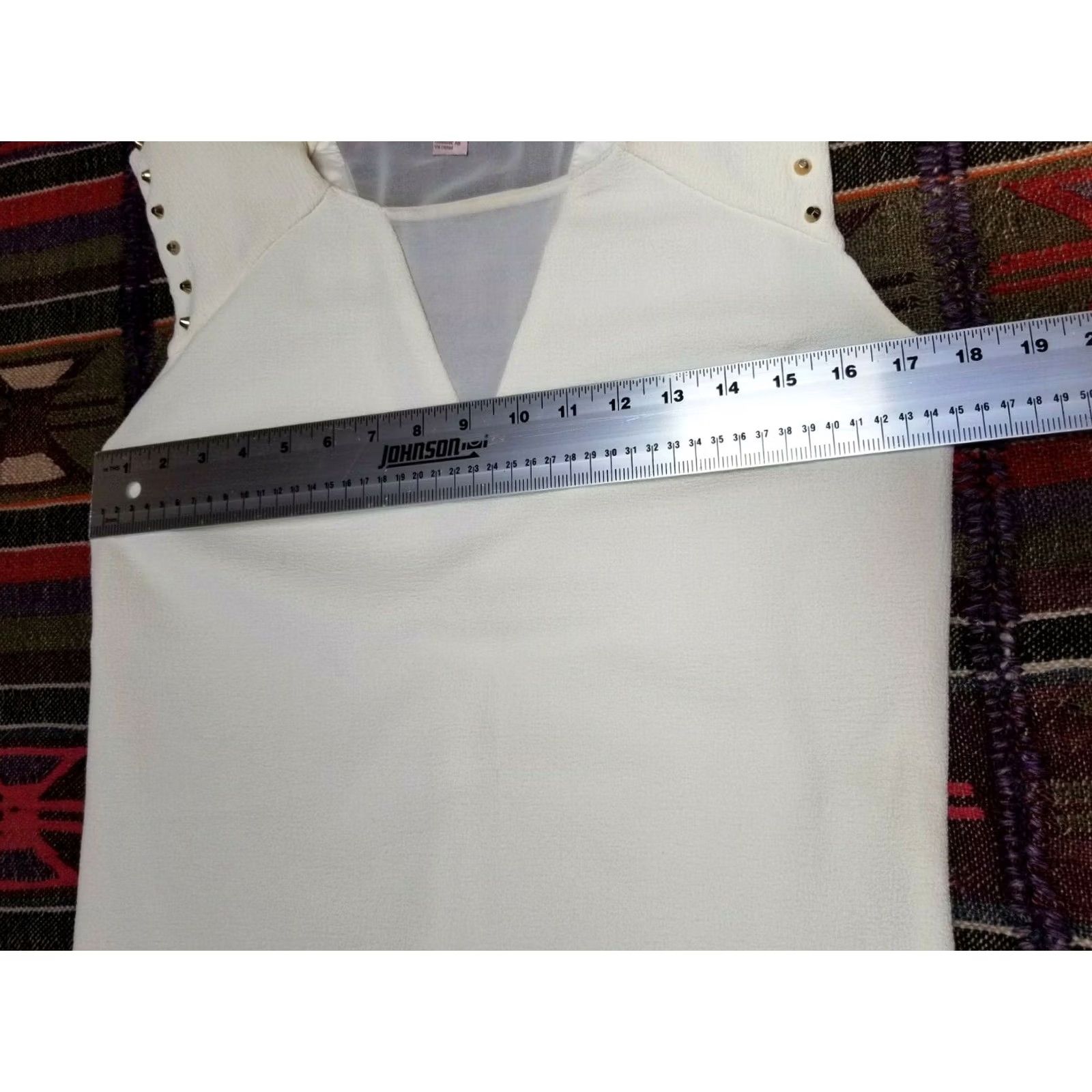 Forever 21 Forever 21 Love 21 Top Small White Scoop Neck Studded Sleeveless Tunic Womens Size S / US 4 / IT 40 - 5 Thumbnail