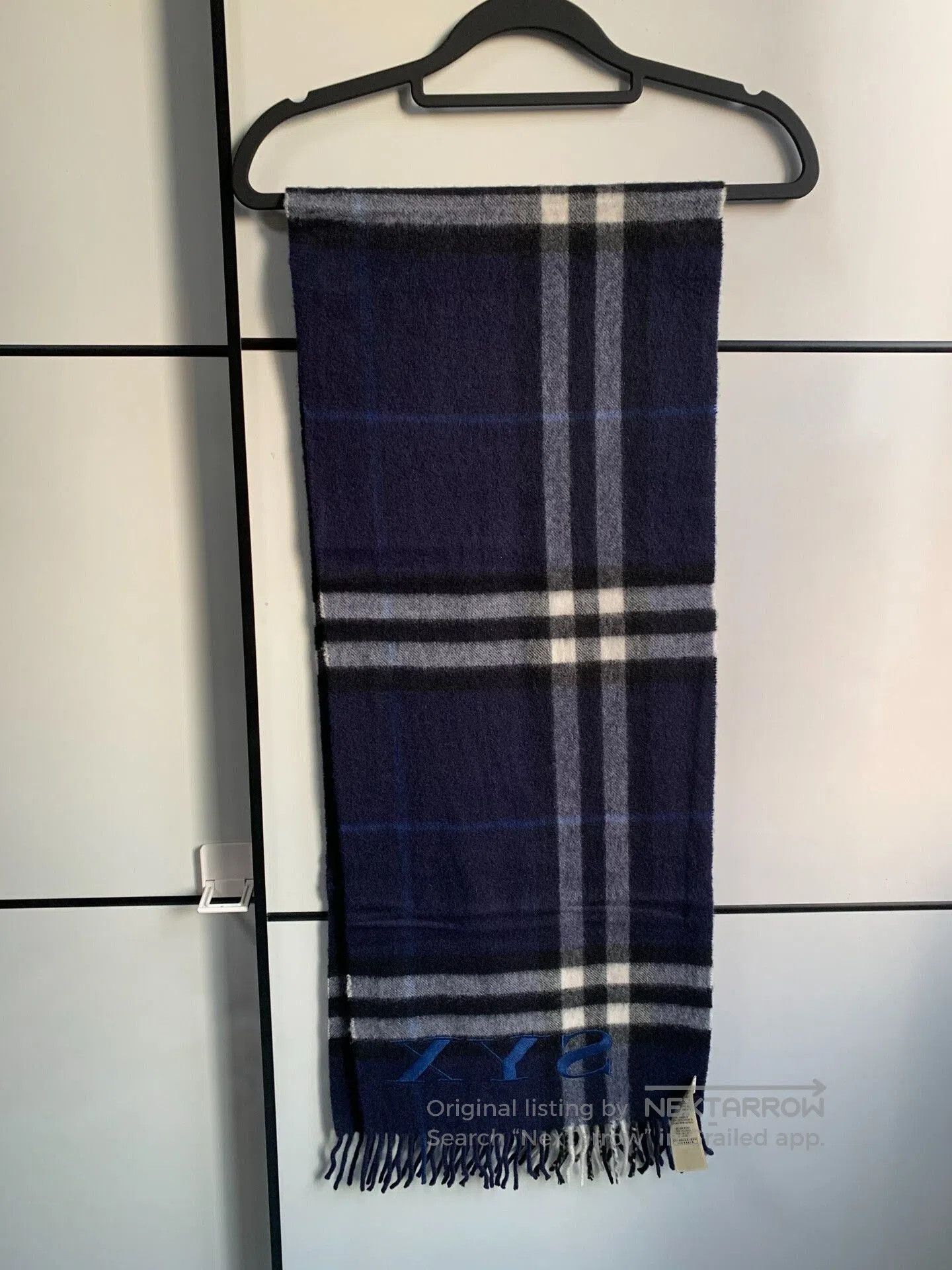 Burberry Burberry Classic Check Cashmere Scarf. Size ONE SIZE - 1 Thumbnail