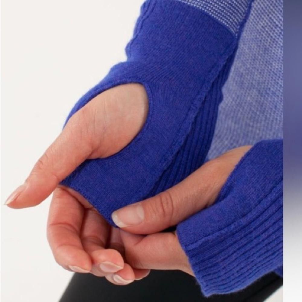 Lululemon Lululemon Chai Time II Reversible Knit Sweater Blue 8 Size M / US 6-8 / IT 42-44 - 3 Thumbnail