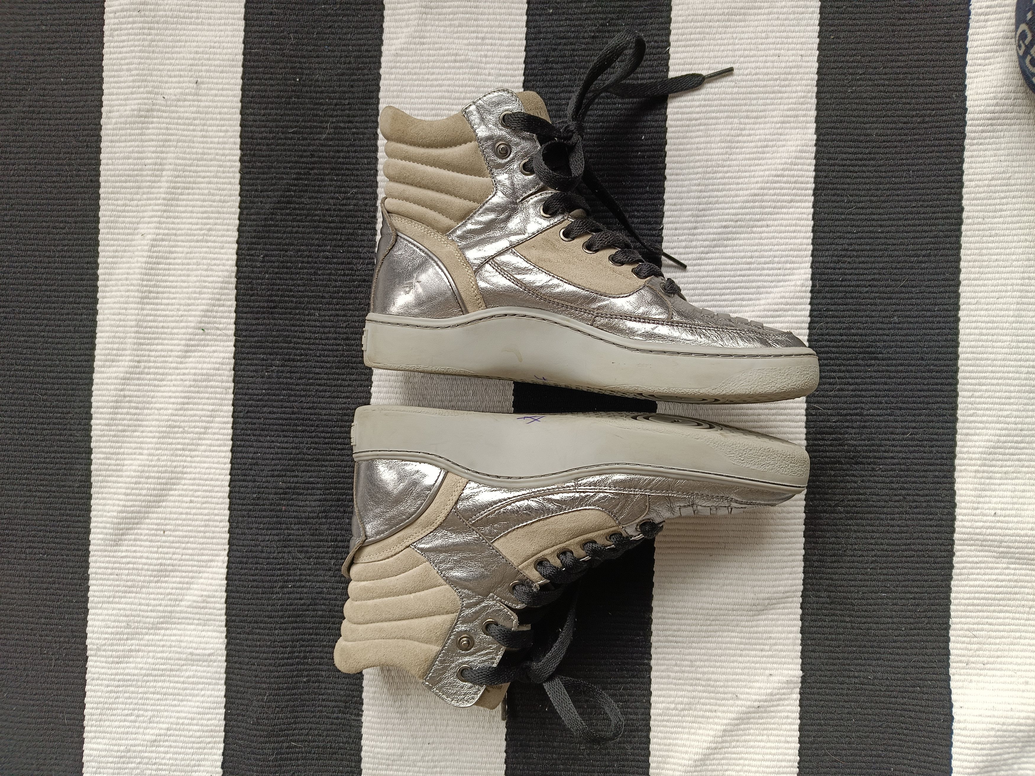 Alexander McQueen × Puma Puma x Alexander McQueen silver high top sneakers Size US 8.5 / IT 38.5 - 2 Thumbnail