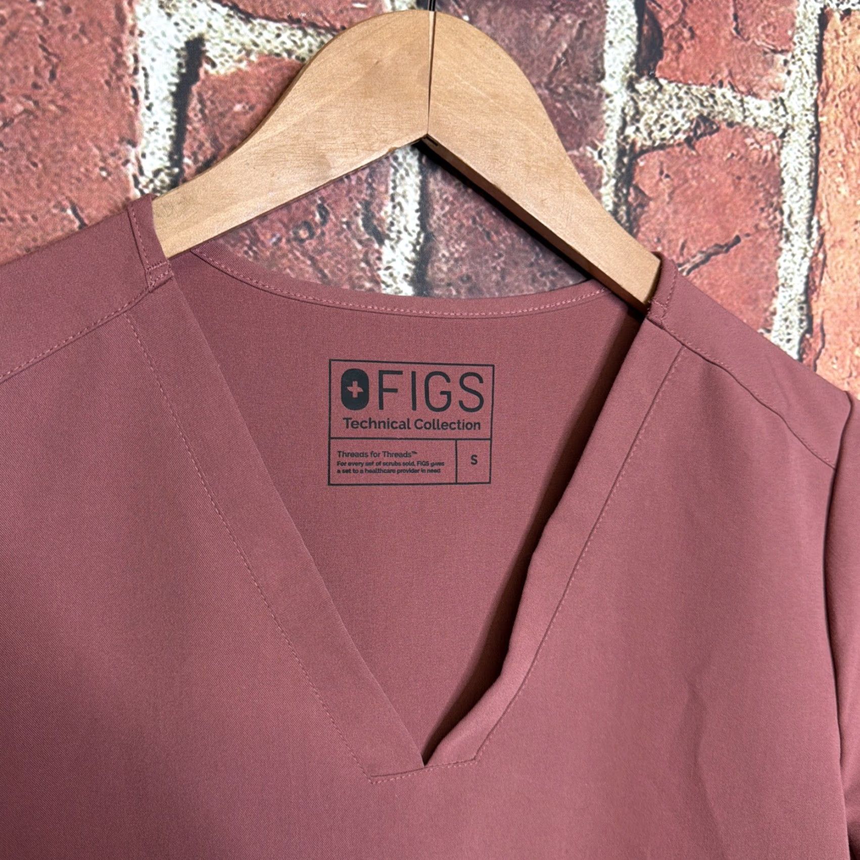 Vintage Figs FW1100 Technical Collection Women's Scrub Top S Pink Size S / US 4 / IT 40 - 2 Thumbnail