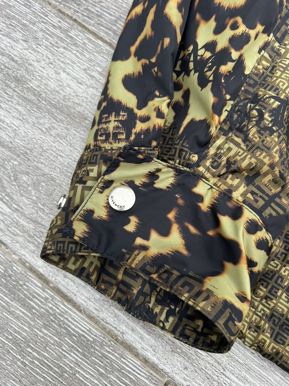 Givenchy Givenchy camouflage printed zip Size US L / EU 52-54 / 3 - 7 Thumbnail