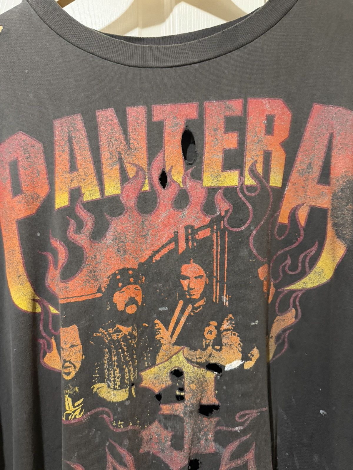 Vintage Vintage Thrashed 90s Pantera Tee Size US L / EU 52-54 / 3 - 4 Thumbnail