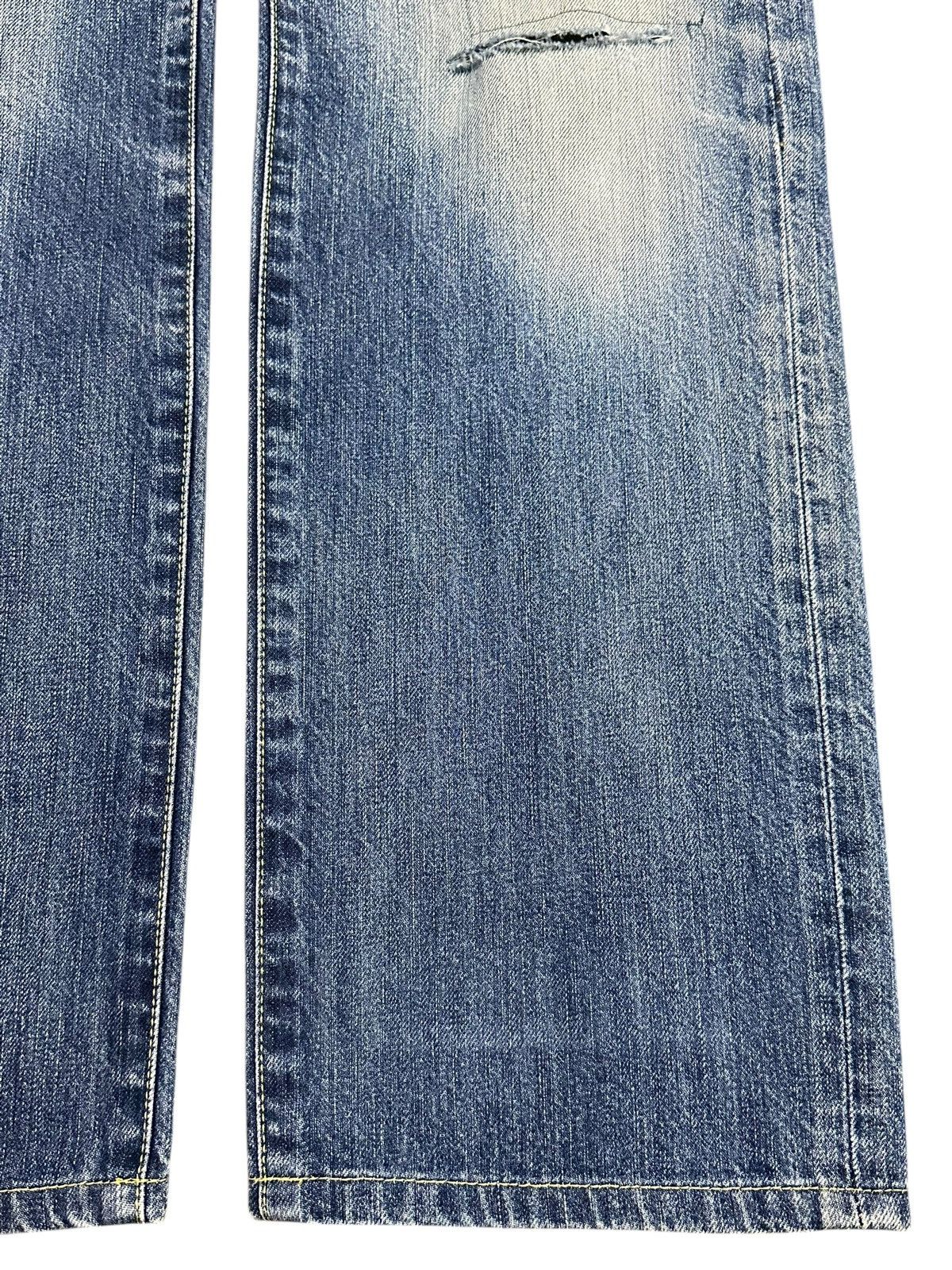 Japanese Brand Vintage Japanese Uniqlo Blue Wash Distress Style Loose Jeans Size US 34 / EU 50 - 8 Thumbnail