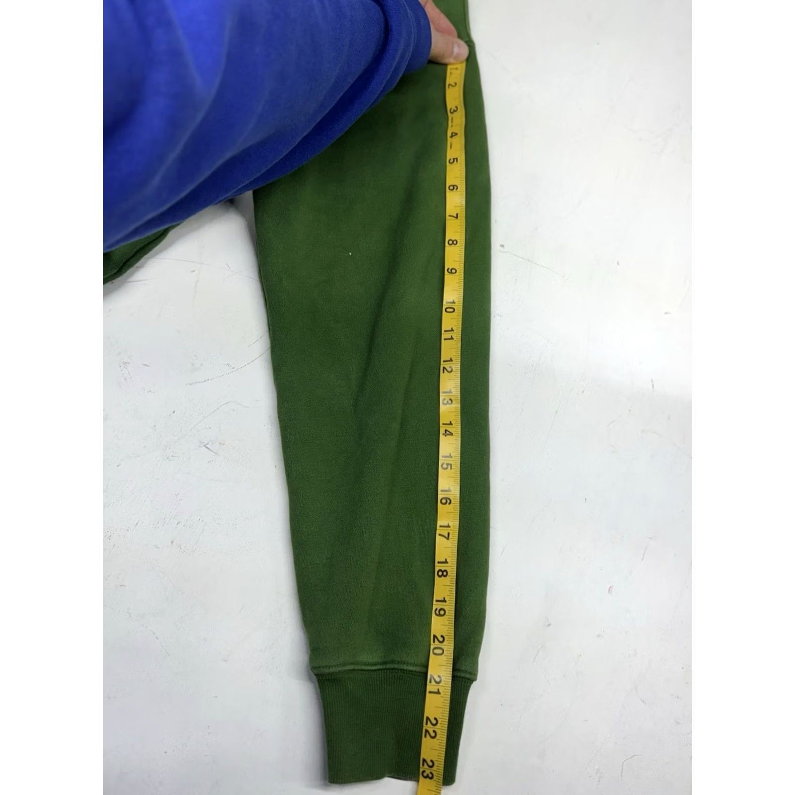 TNA VINTAGE? No. TNA Hoodie Womens M Green Sweatfleece Cozy Fleece Pullover Logo Embroidered Pockets Hooded Crew Neck Size M / US 6-8 / IT 42-44 - 6 Thumbnail