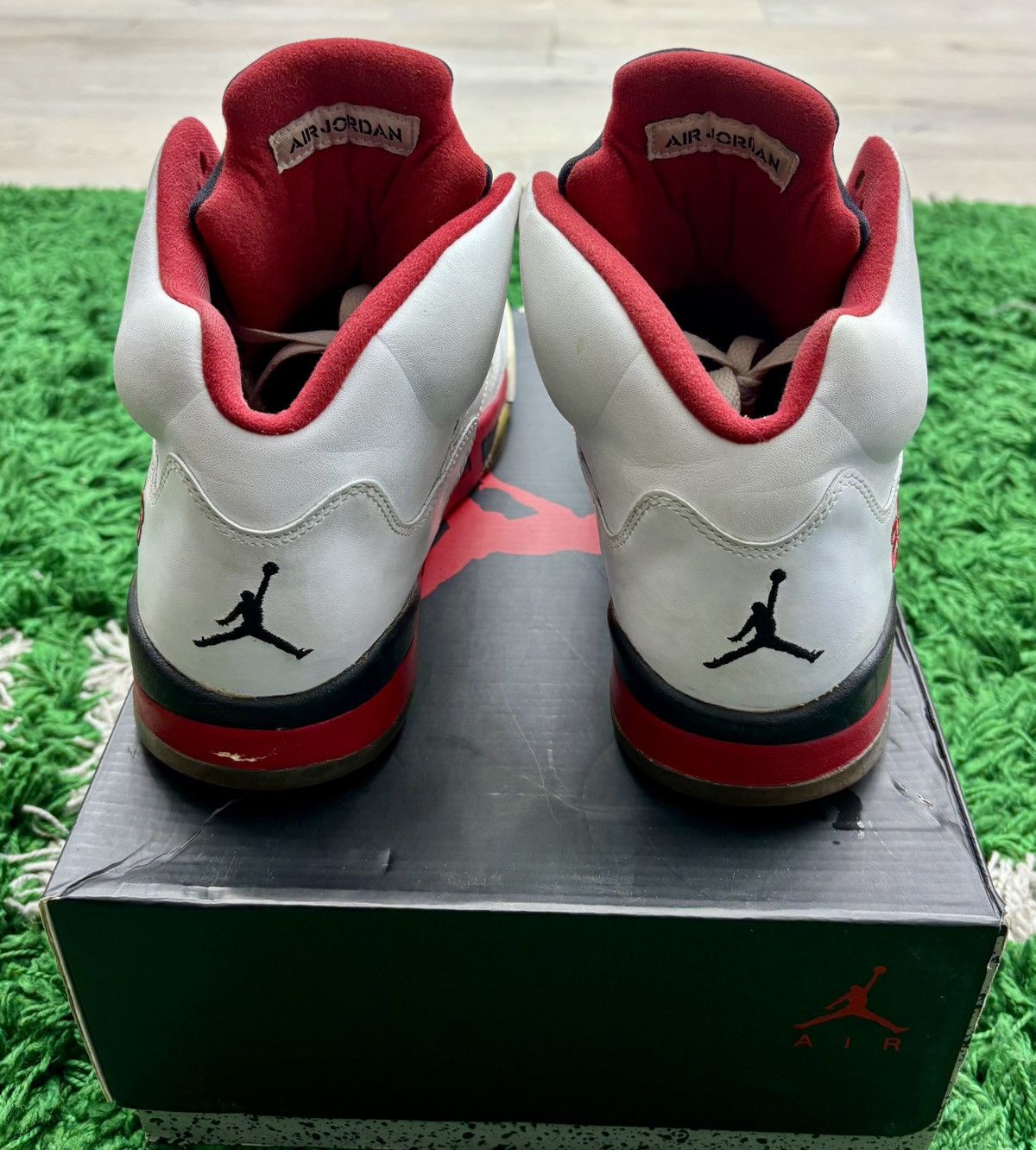 Jordan Brand AIR JORDAN RETRO 5 BLACK TONGUE FIRE RED SIZE 10 Size US 10 / EU 43 - 4 Thumbnail