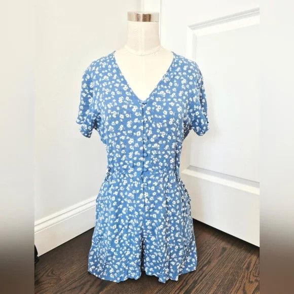 Rails Sophia Blue Daisies Short Slv V-neck Button-Up Romper Floral Size 27" / US 4 / IT 40 - 9 Thumbnail