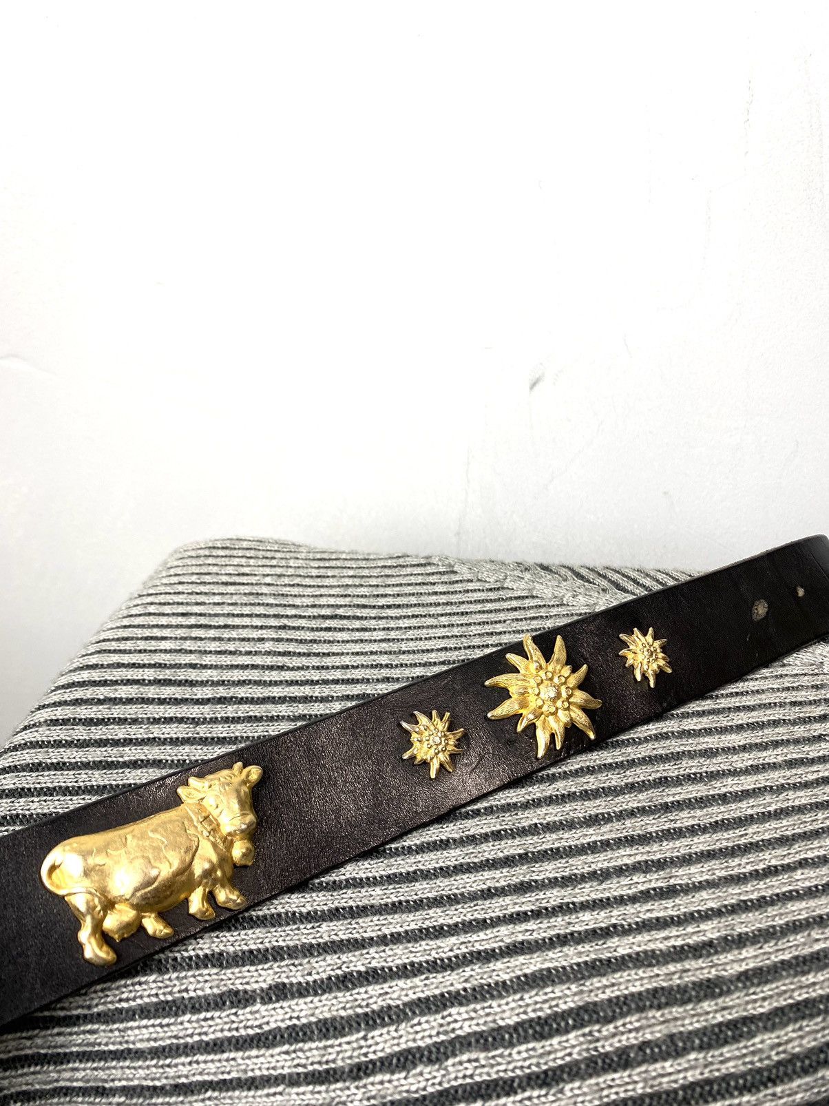 Designer Etro Vintage Designer Leather Belt metal details Size ONE SIZE - 4 Thumbnail