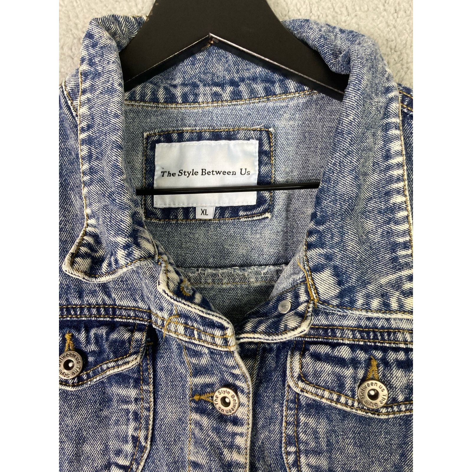 Other Denim Jacket Acid Wash Womens XL Cropped Stylish Comfortable Size XL / US 12-14 / IT 48-50 - 2 Thumbnail