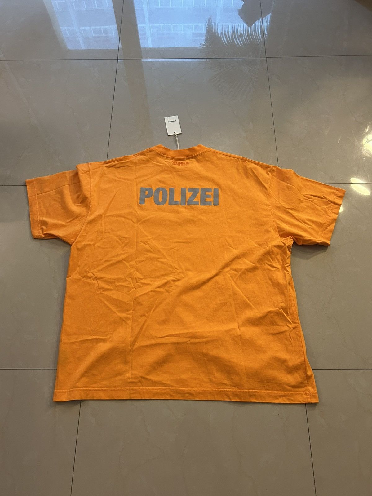 Vetements Vetements 3m Polize Tee Size US XL / EU 56 / 4 - 5 Thumbnail