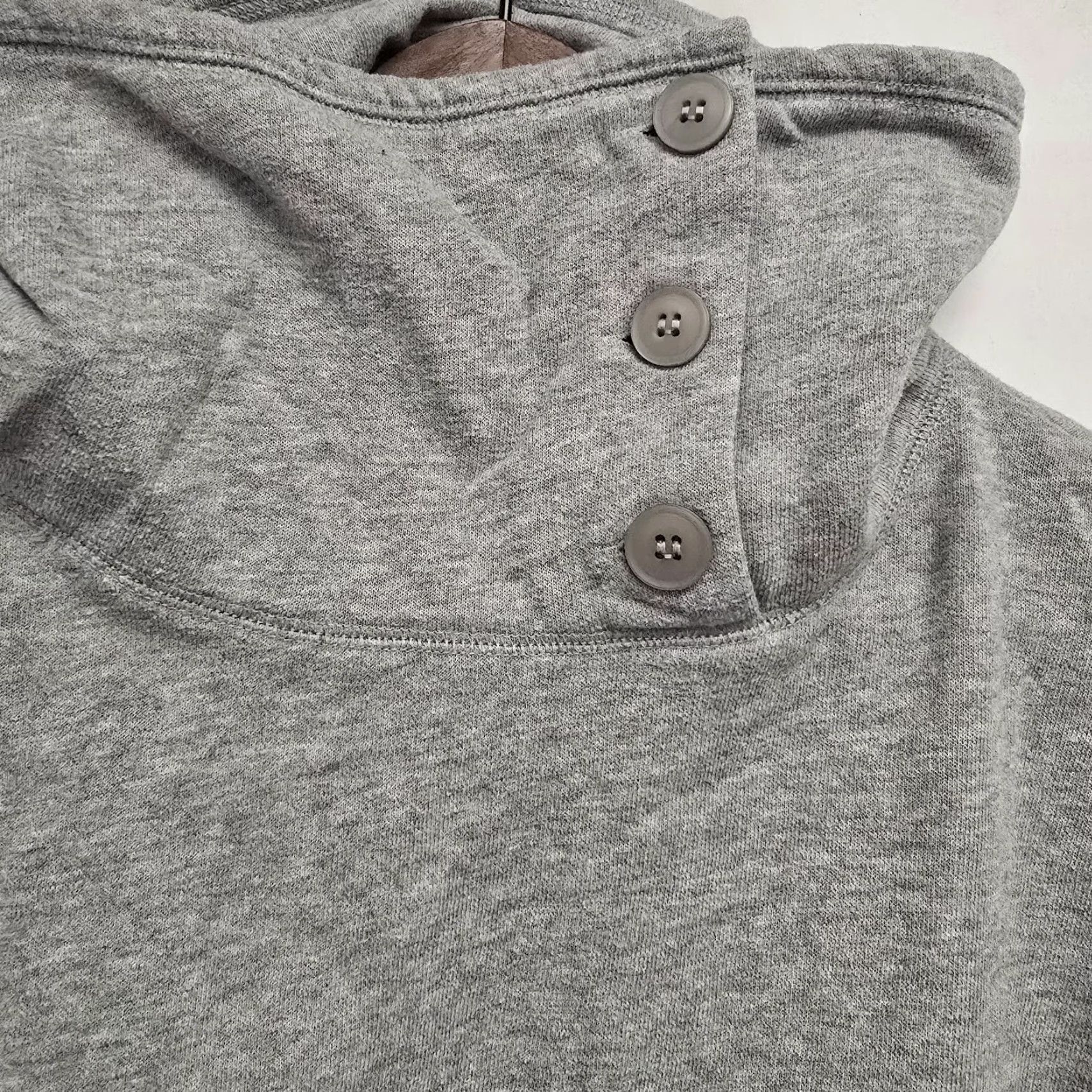 Victoria's Secret Victoria's Secret Supermodel Essentials Gray Button Cowl Neck Sweatshirt S Women Shirt/ Sweatshirt (Regular) Gray Size S / US 4 / IT 40 - 2 Thumbnail