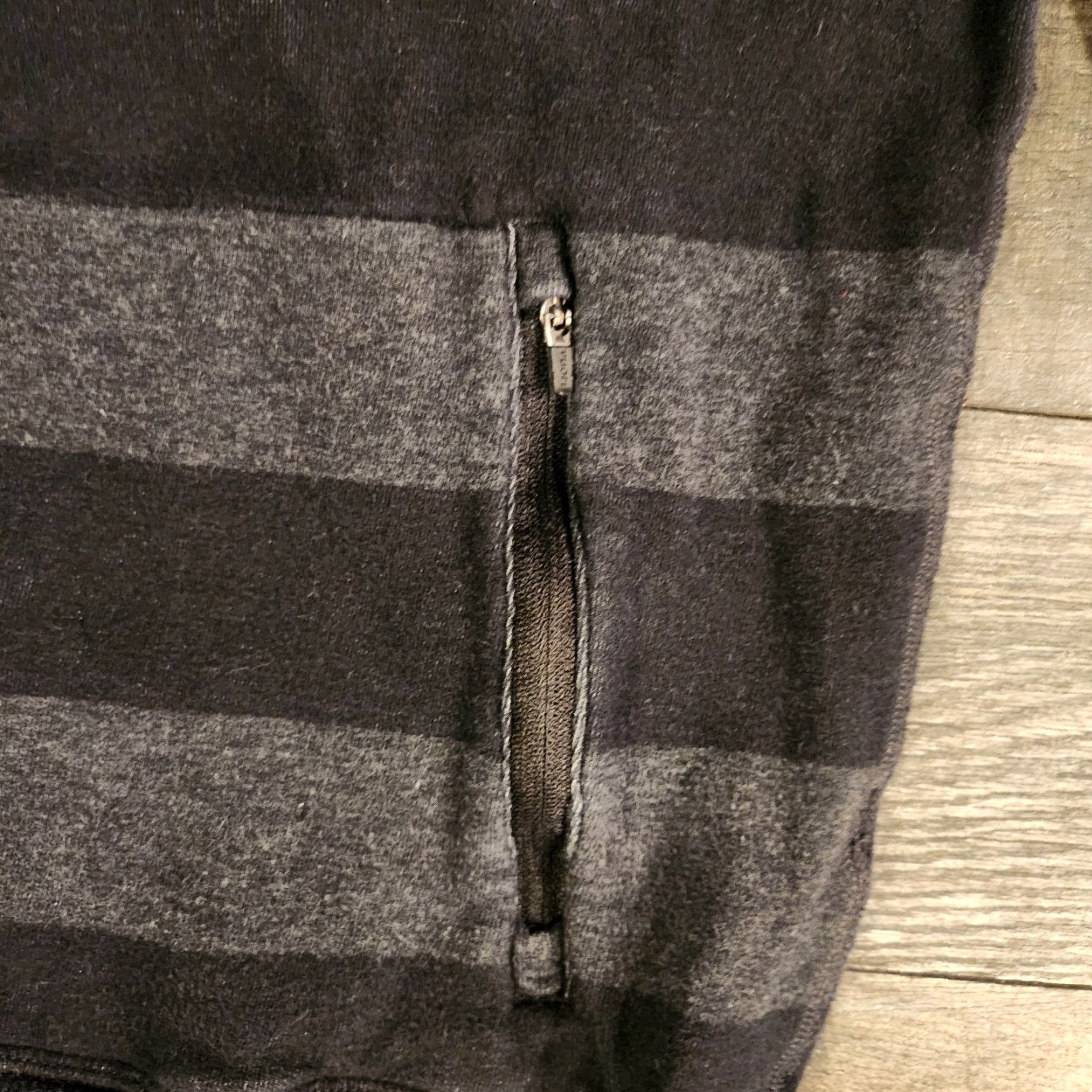 Vuori Vuori Hoodie Mens M Clark Gray Striped Lightweight Pullover Long Sleeve Pullover Gray Striped Lightweight Clark Hoodie Mens M Size US M / EU 48-50 / 2 - 3 Thumbnail