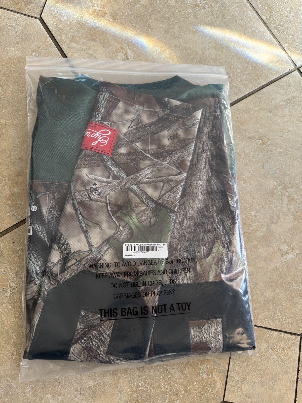 Supreme Supreme green real tree camo breast cancer football jersey m Size US M / EU 48-50 / 2 - 2 Thumbnail