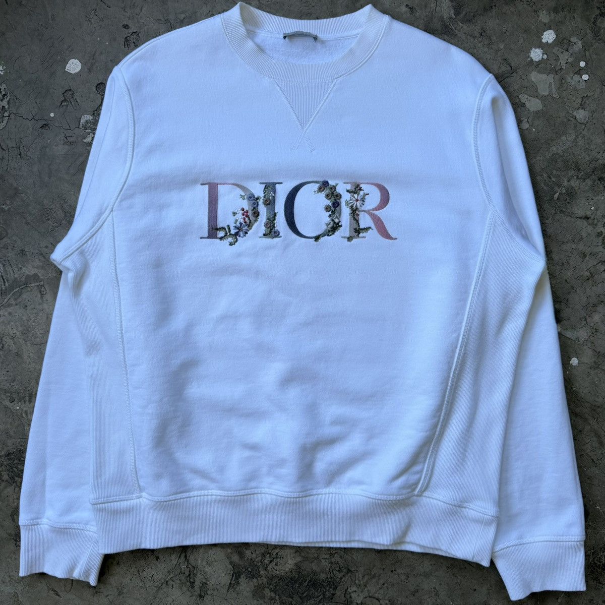Dior Dior - Floral Embroidered Logo Crewneck Size US XL / EU 56 / 4 - 1 Thumbnail
