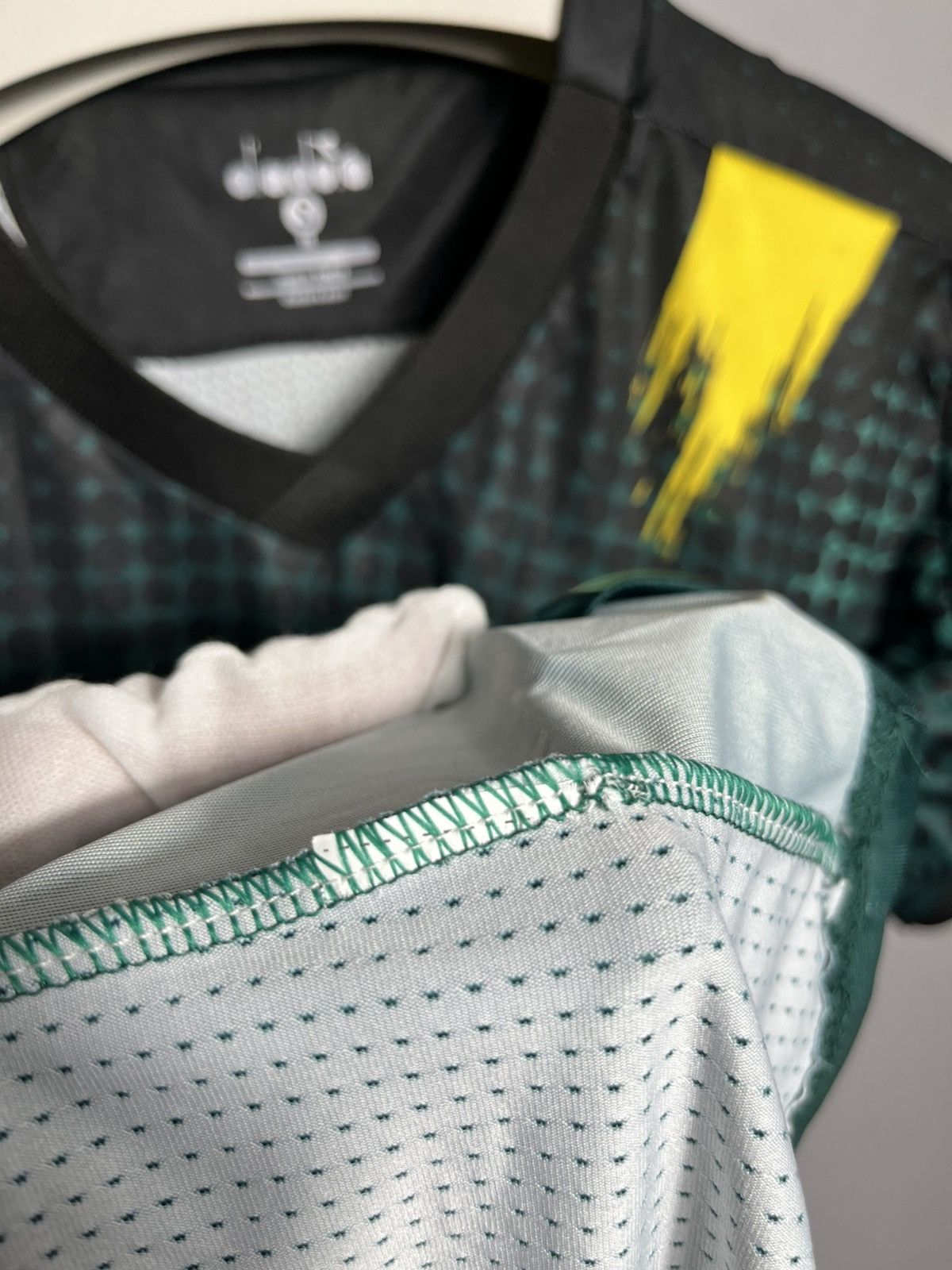 Diadora DARICA GENCLERBIRLIGI 2021-22 HOME TURKEY BLACK GREEN SOCCER Size US S / EU 44-46 / 1 - 6 Thumbnail