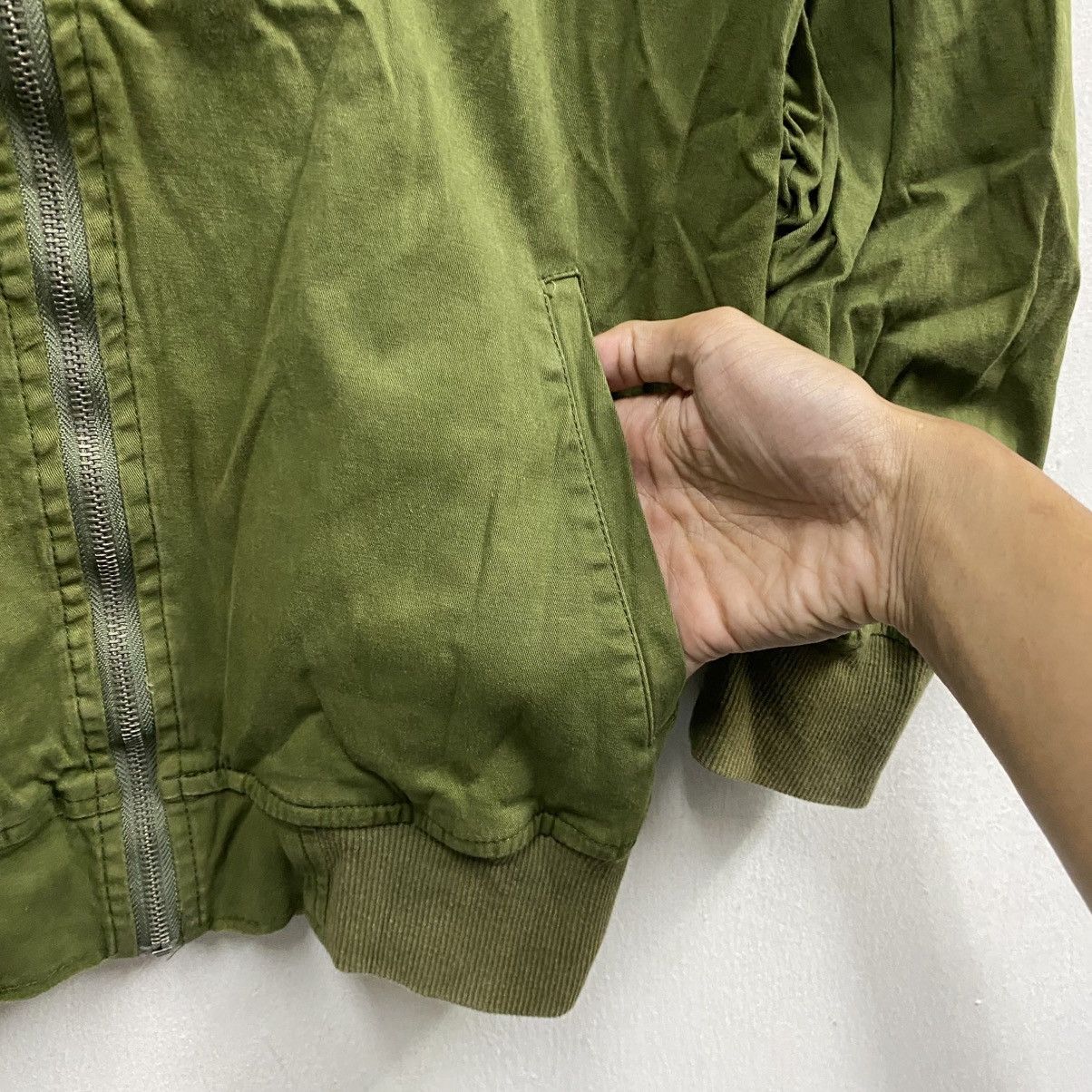 In The Attic Vintage "In The Attic" Olive Green MA-1 Bomber Jacket Size US S / EU 44-46 / 1 - 8 Thumbnail