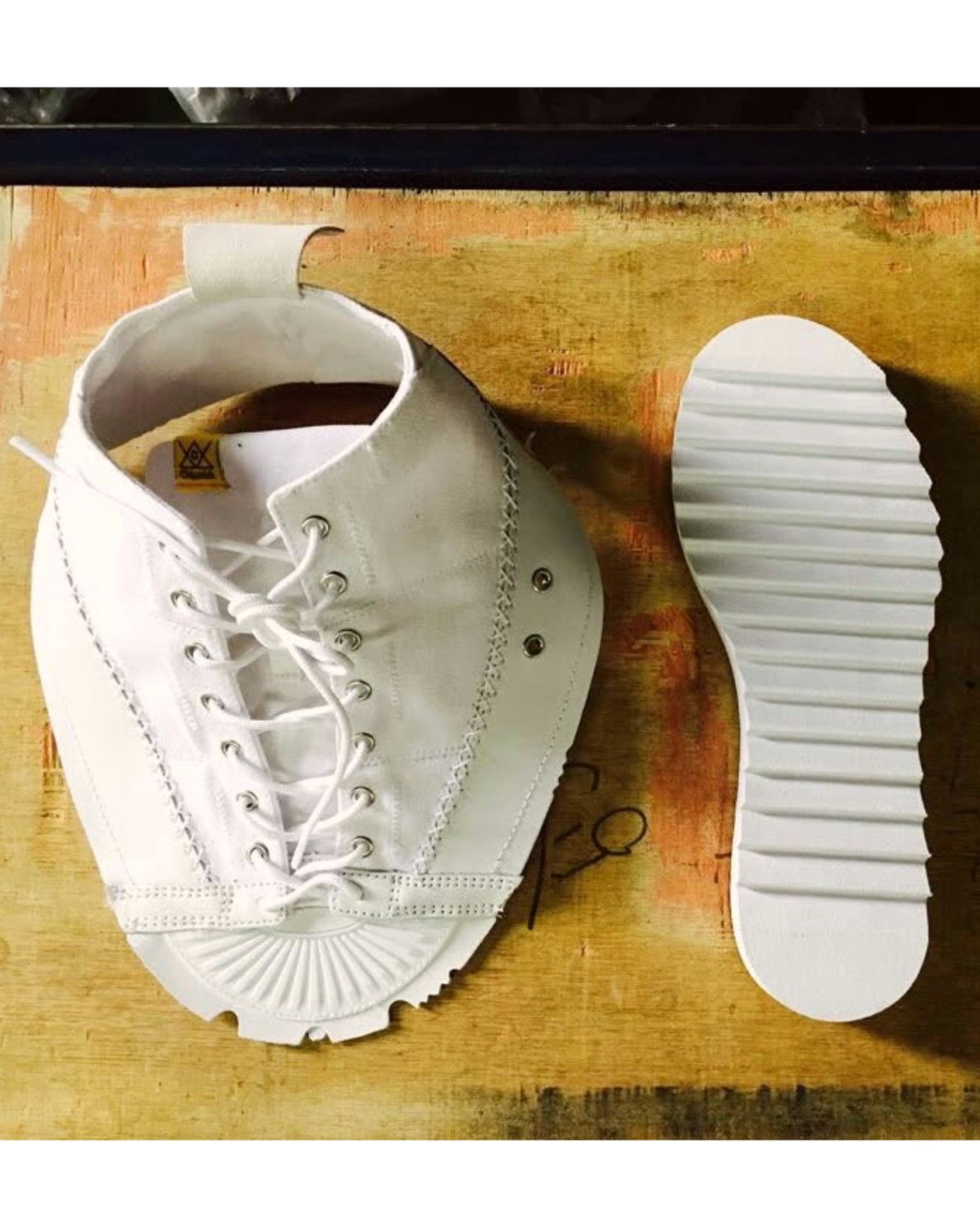 Japanese Brand SS2015 CHISWICK HANDCRAFTED LEATHER SNEAKERS Size US 10 / EU 43 - 3 Thumbnail